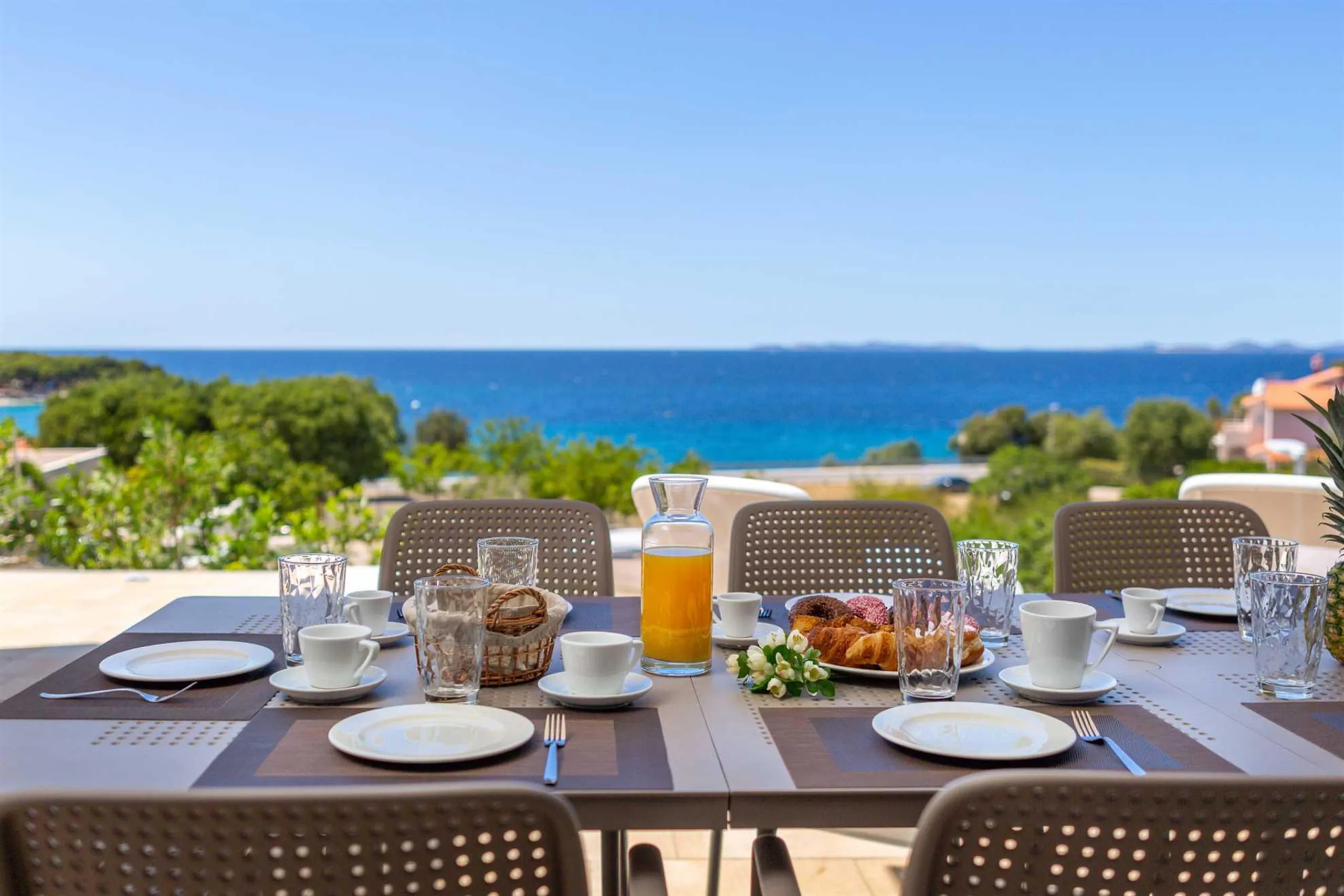 Stylish Villa in Primosten with Private Infinity Pool and Sea Views — photograph 5