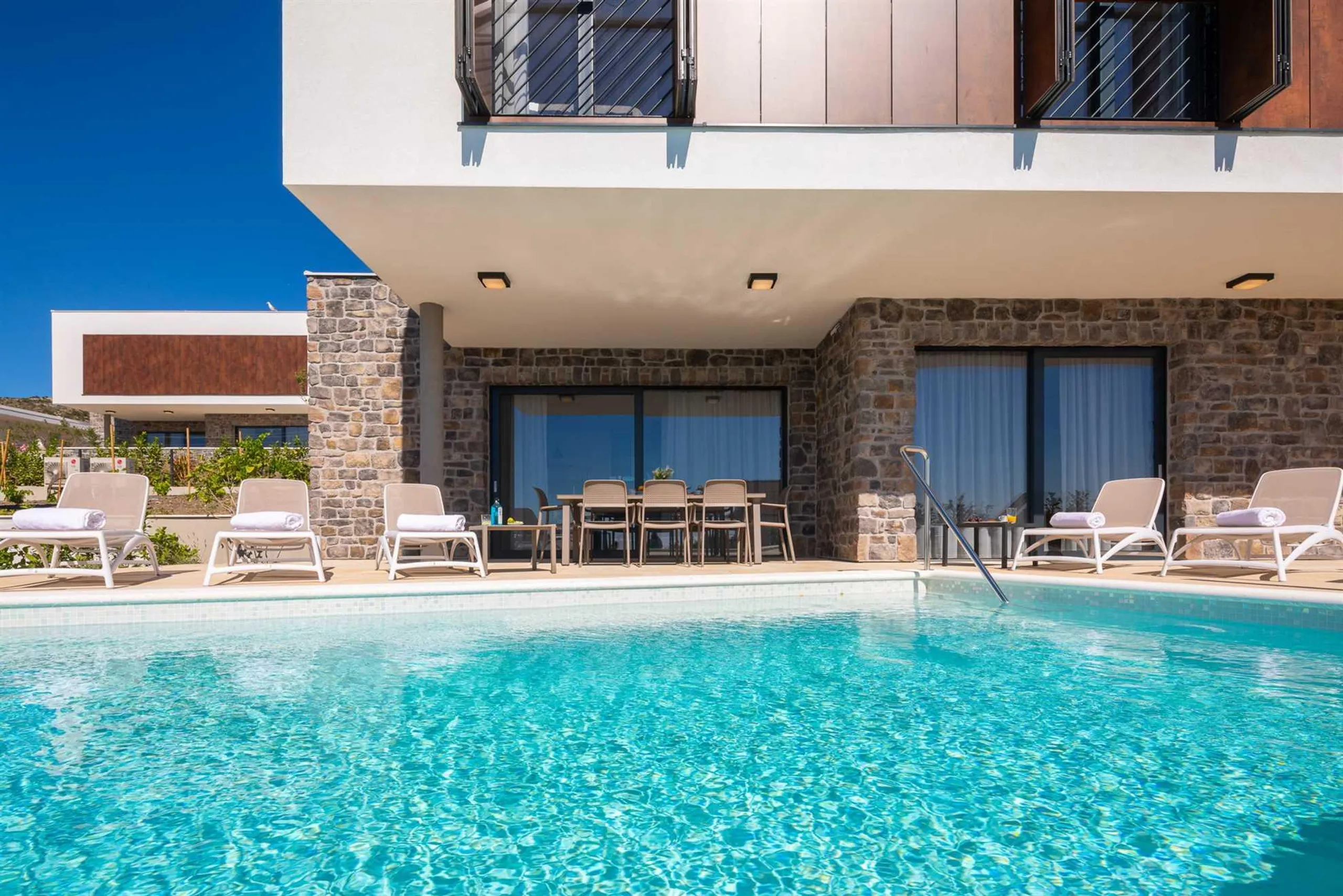 Posh Modern Villa with Private Infinity Pool and Stunning Sea Views in Primosten — photograph 5