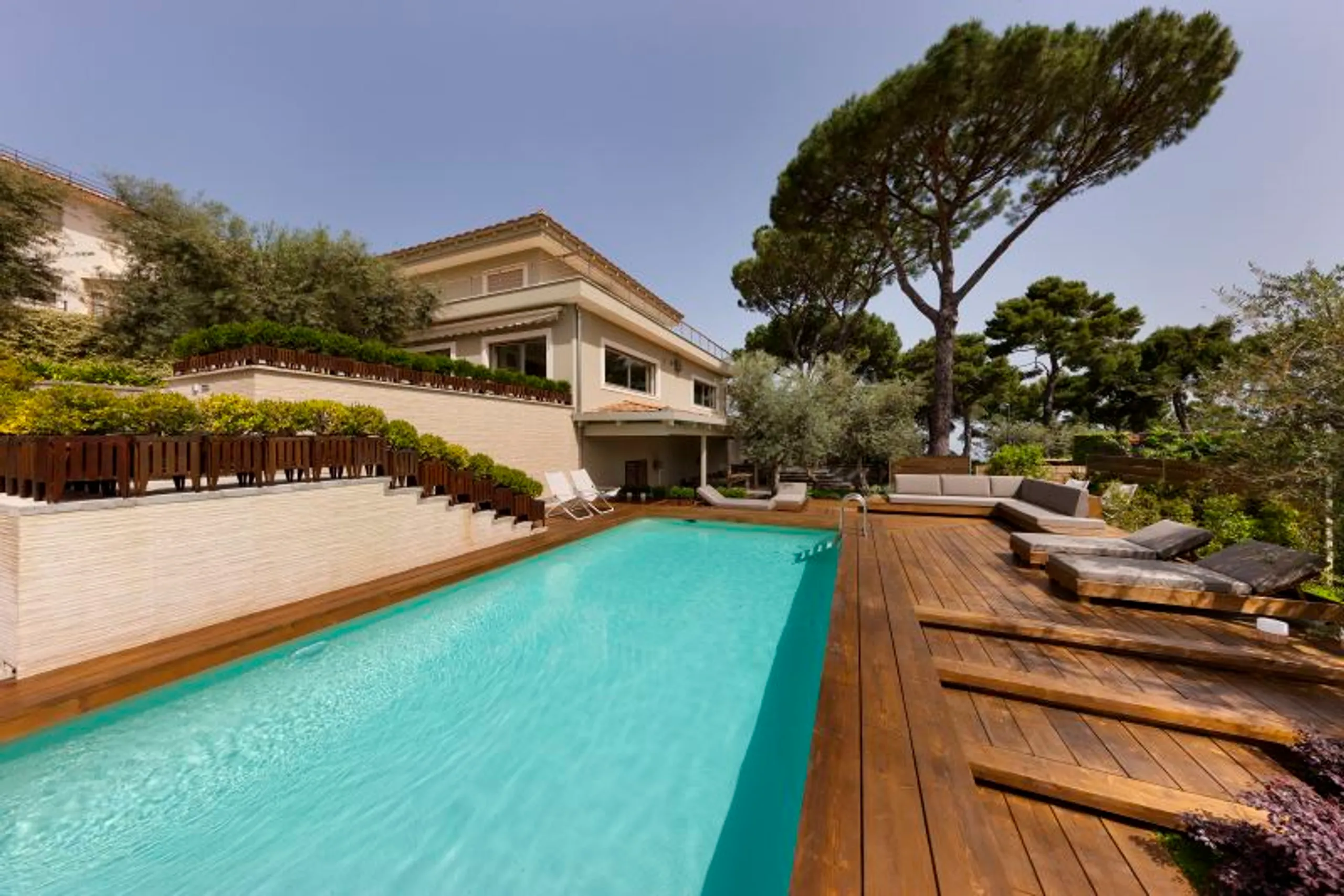 Radiant Modern-Minimalist Villa with Private Pool and Sea Views — photograph 4