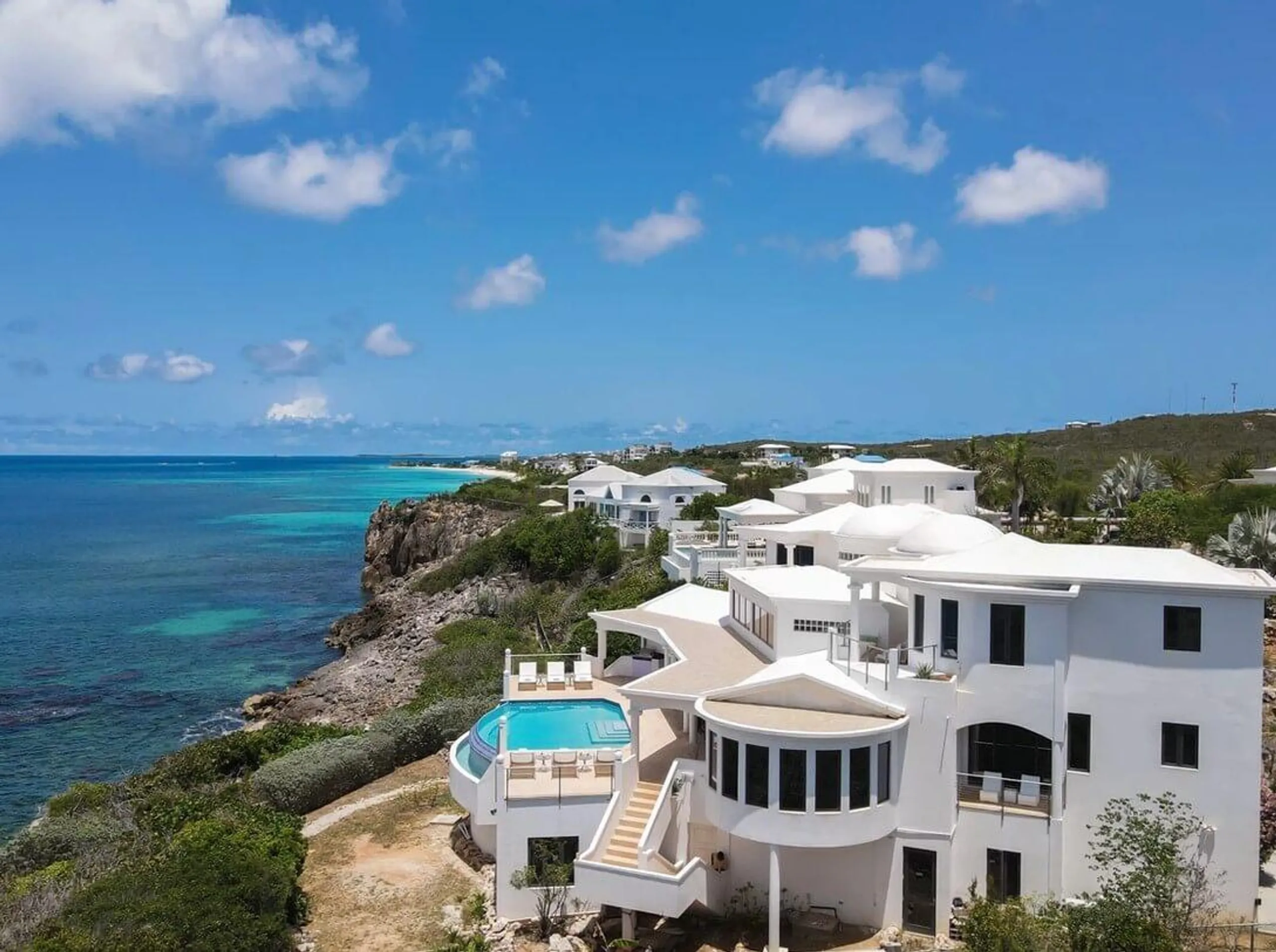 Majestic Anguilla Oceanfront Villa with Infinity Pool & Panoramic Views — photograph 3