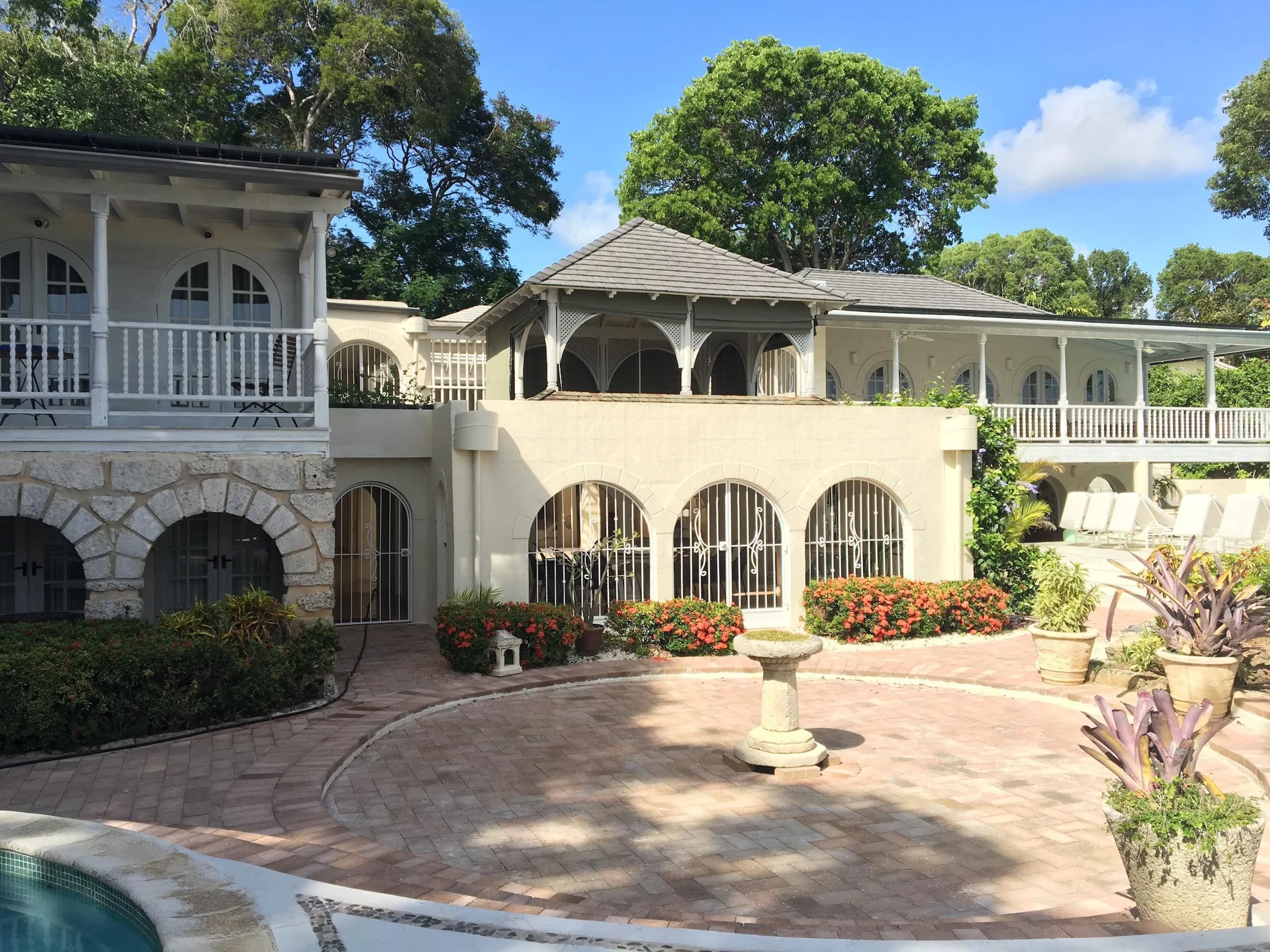 Relaxing Luxury Beachfront Villa with Private Pool and Caribbean Sea Views — photograph 5