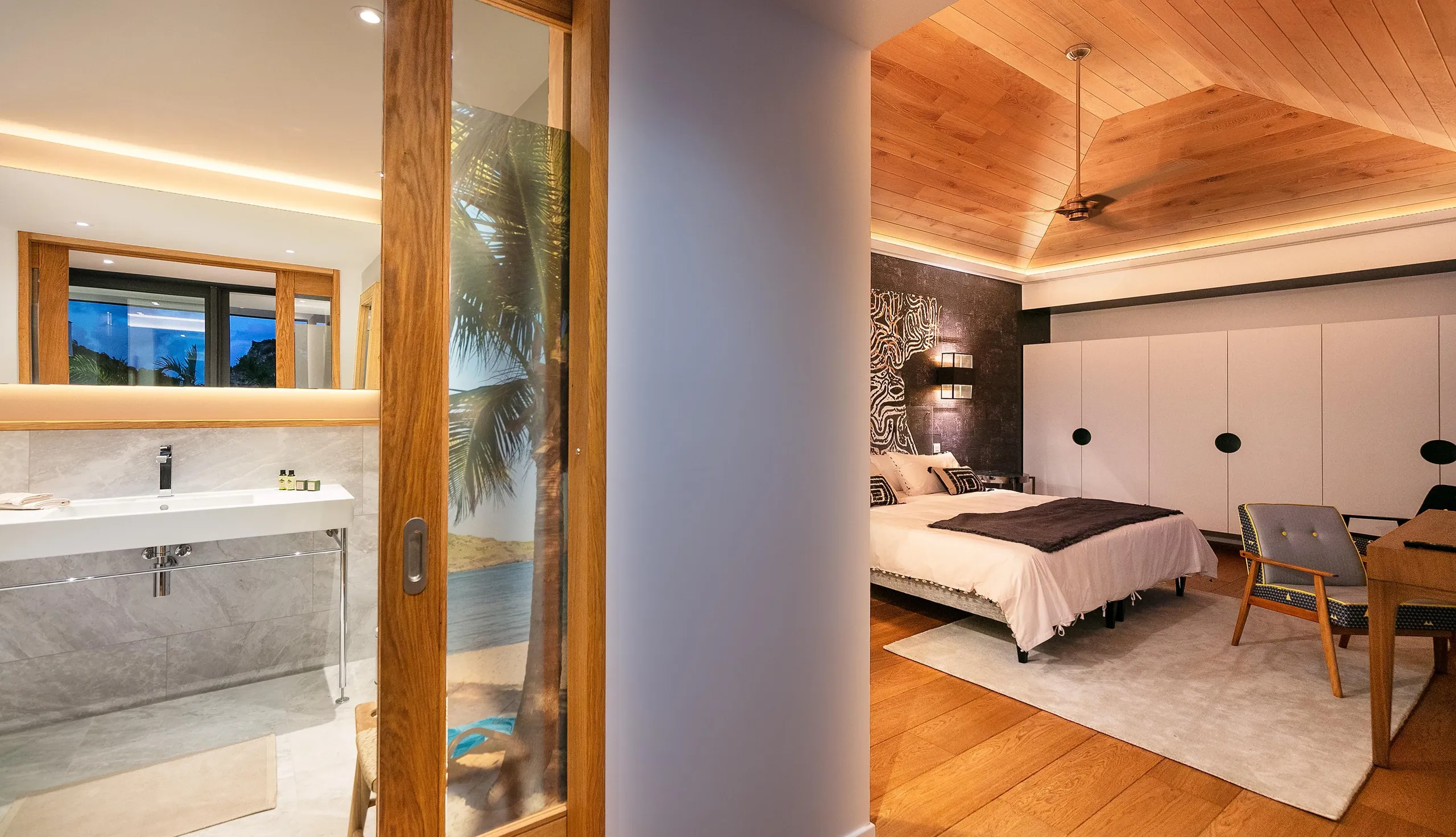 Luxurious Villa in Caribbean Cove with Jacuzzi and Patio Dining — photograph 7
