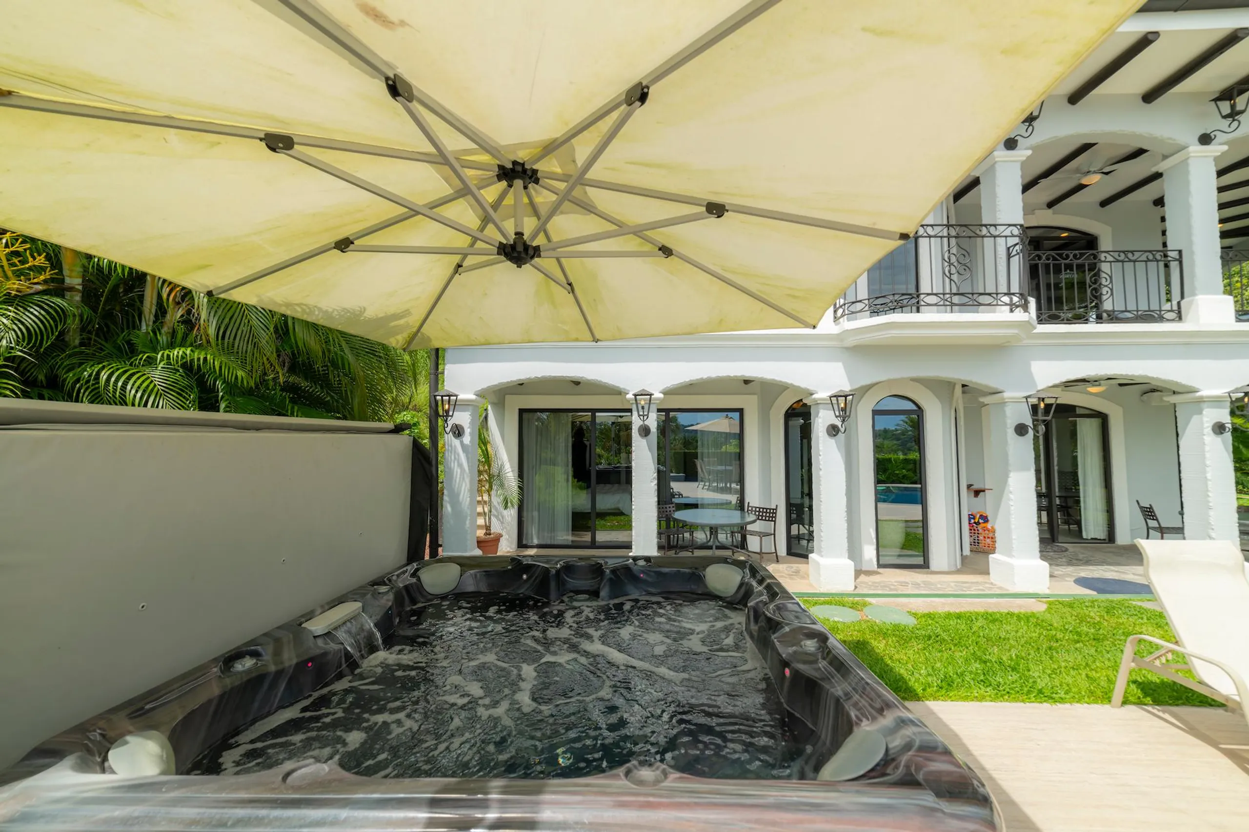 Tranquil Hillside Villa with Private Pool — photograph 11