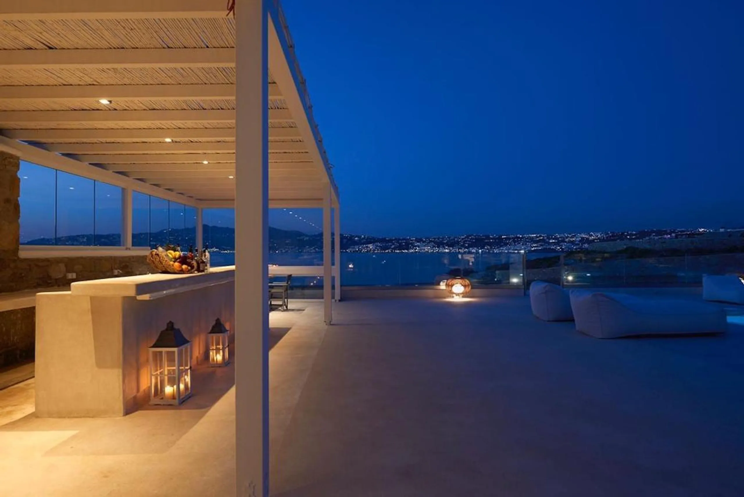 Swanky Mykonos Villa with Walks to Beach — photograph 6