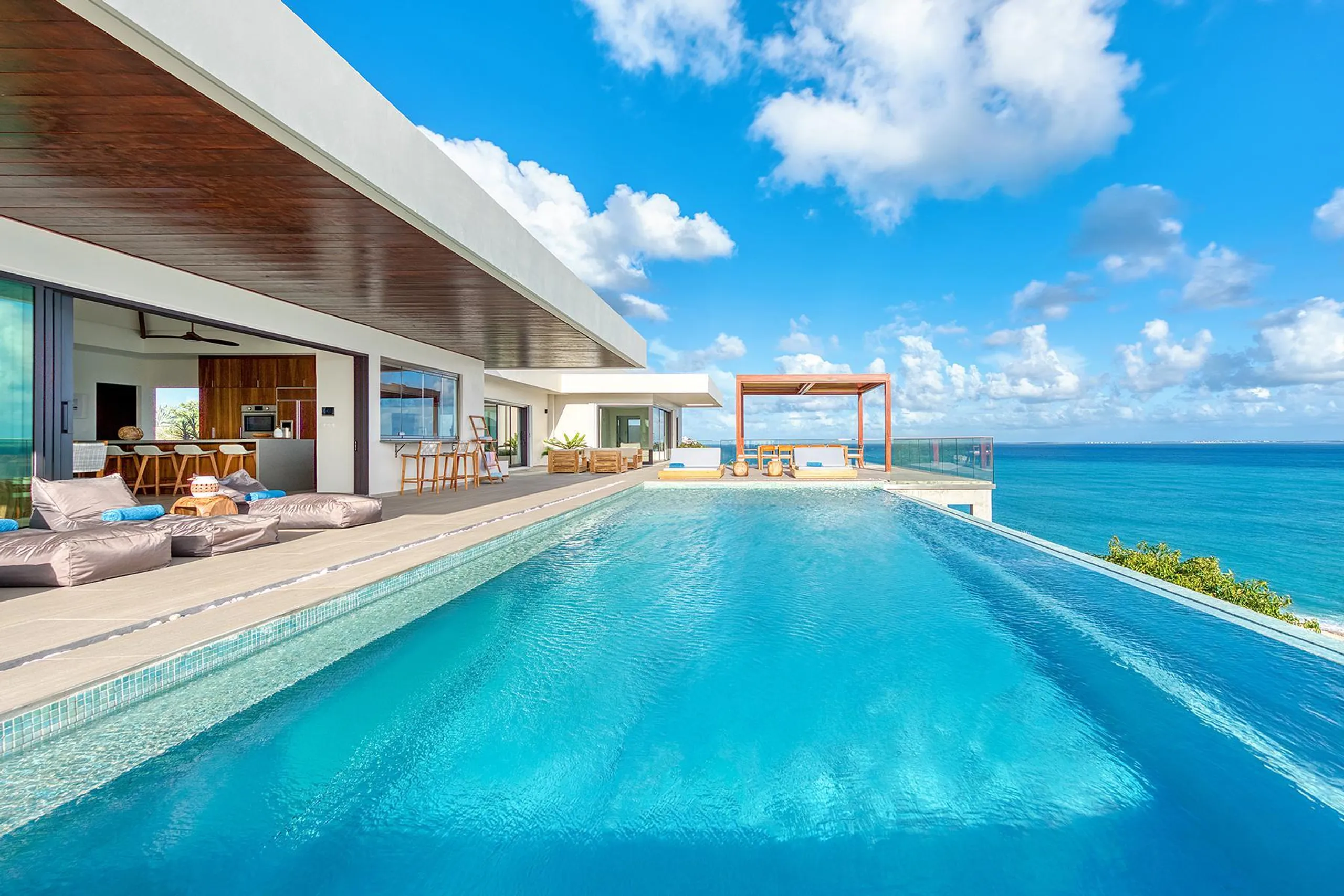Exquisite Tranquility: A Villa Oasis with Breathtaking Ocean Panoramas — photograph 2