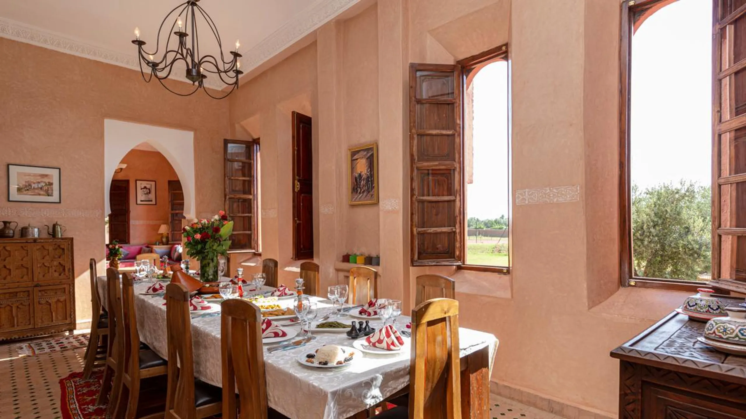Sophisticated Villa with Private Pool and Breathtaking Atlas Mountains — photograph 8