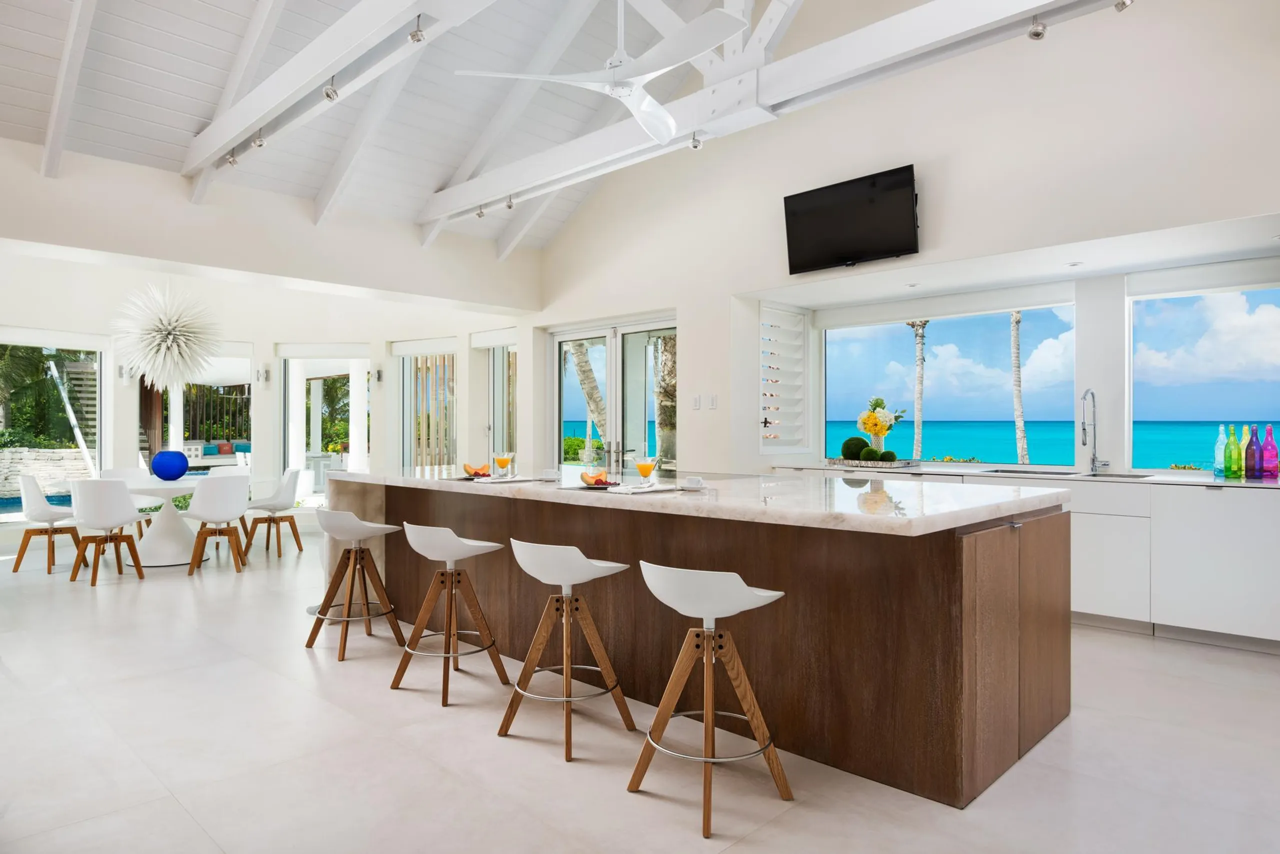 Sun, Sand, and Relaxation at a Luxe Waterfront Haven in Turks and Caicos — photograph 8