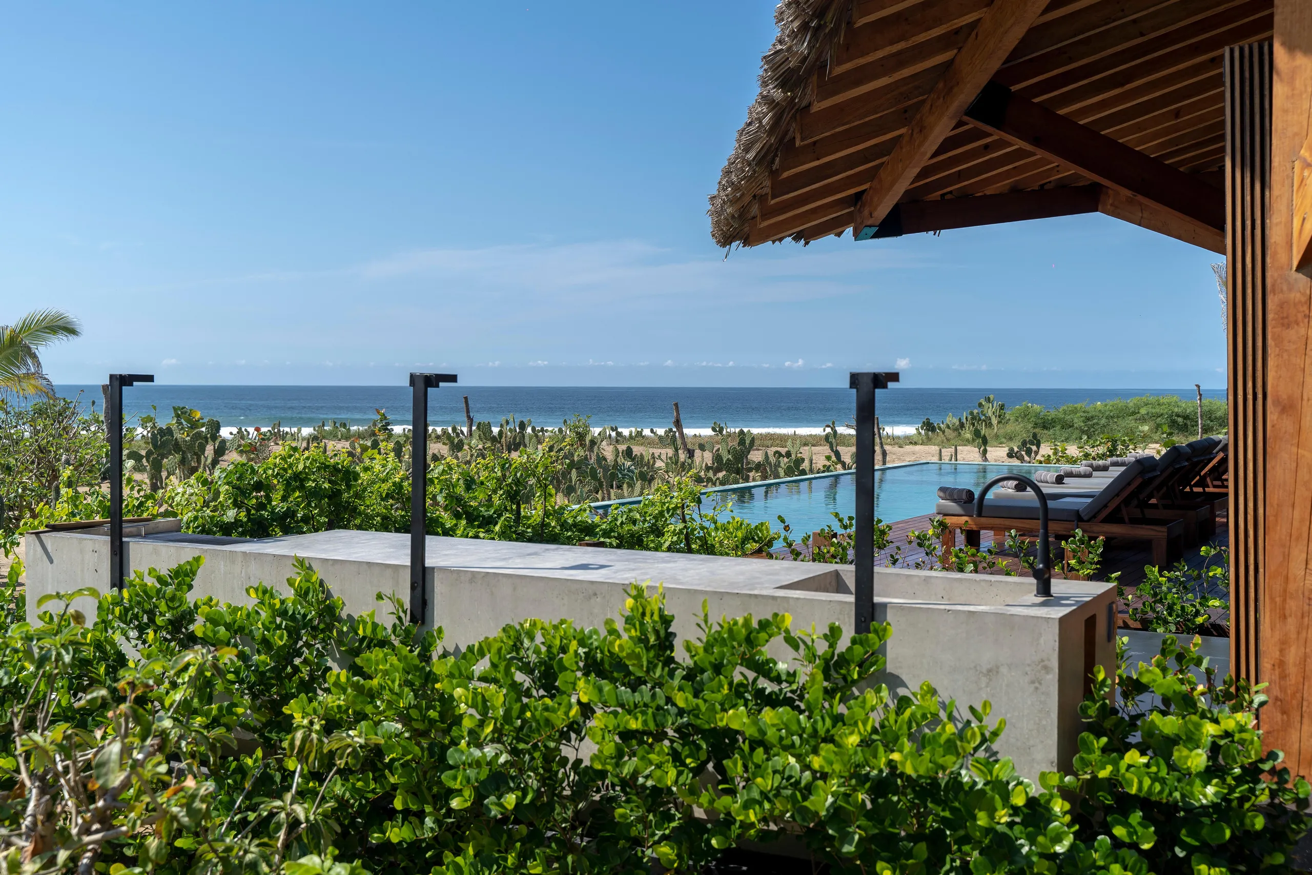 Cerulean Sanctum Beachside Resort Estate with Infinity Pool — photograph 10