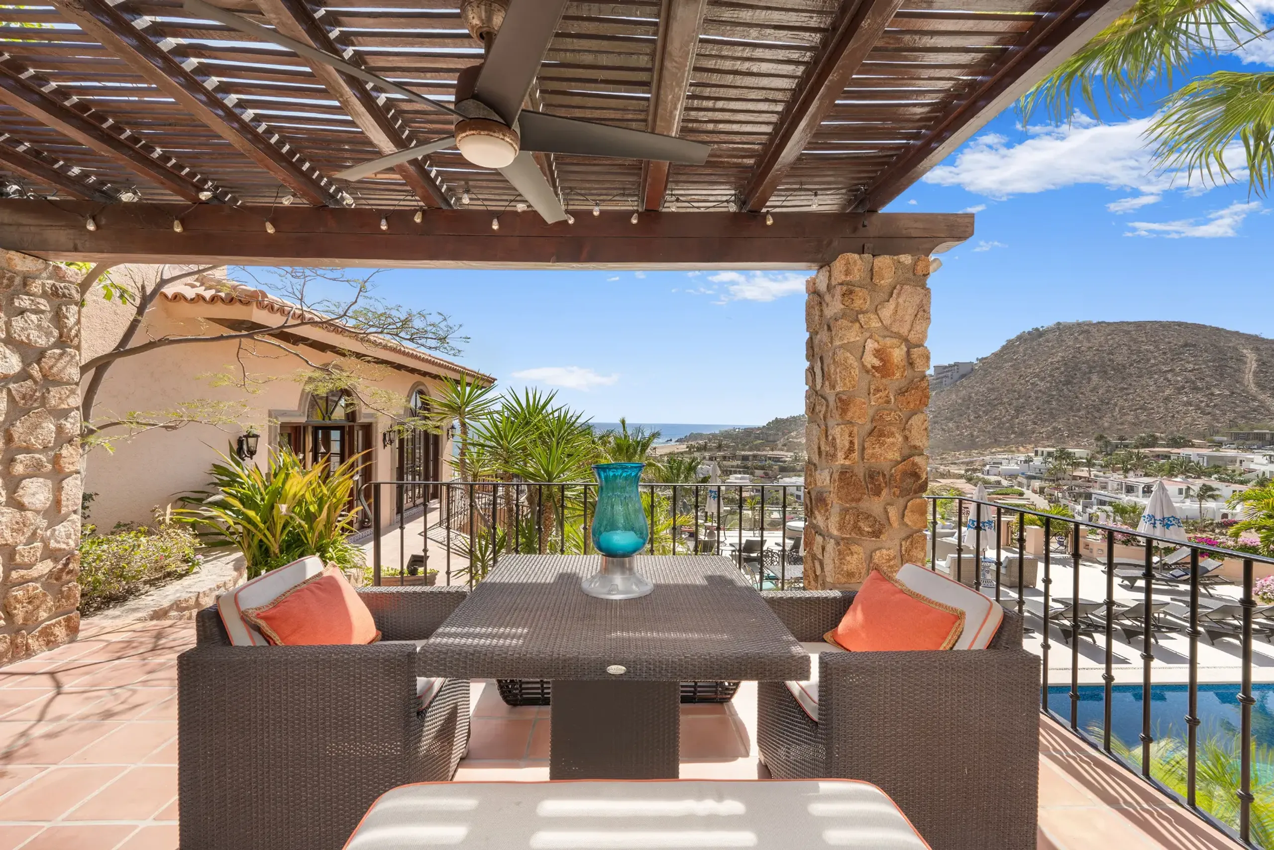 Opulent 9-Bedroom Villa with Private Pools, and Ocean Views — photograph 8