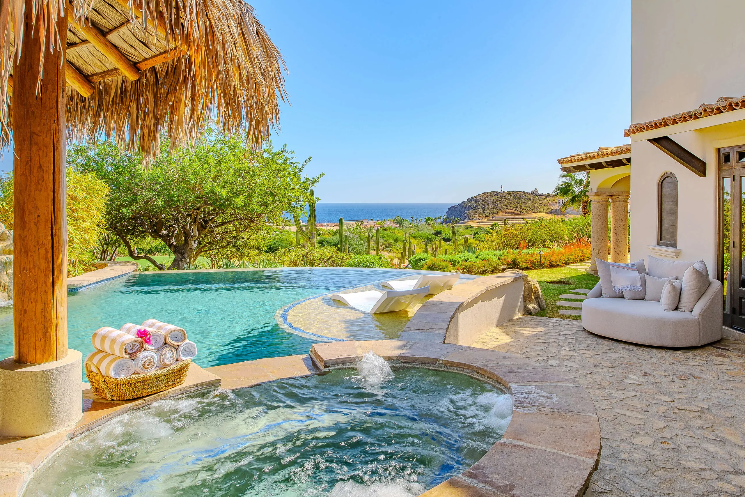Stunning Beachfront Villa in Cabo del Sol with Private Pool, and Ocean Views — photograph 2