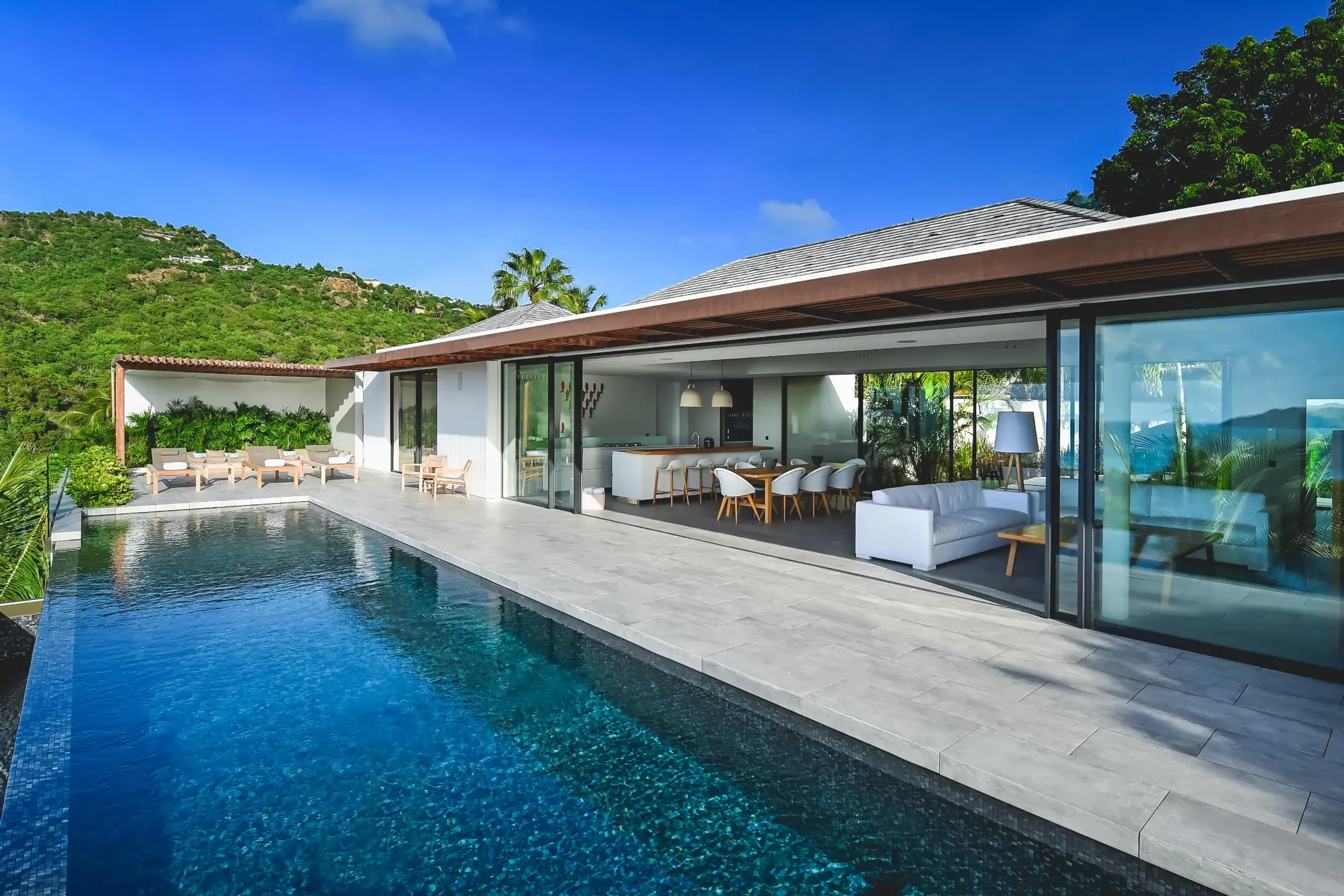 Elegant Paradise Villa with Private Pool and Lovely Views, St Jean Beach