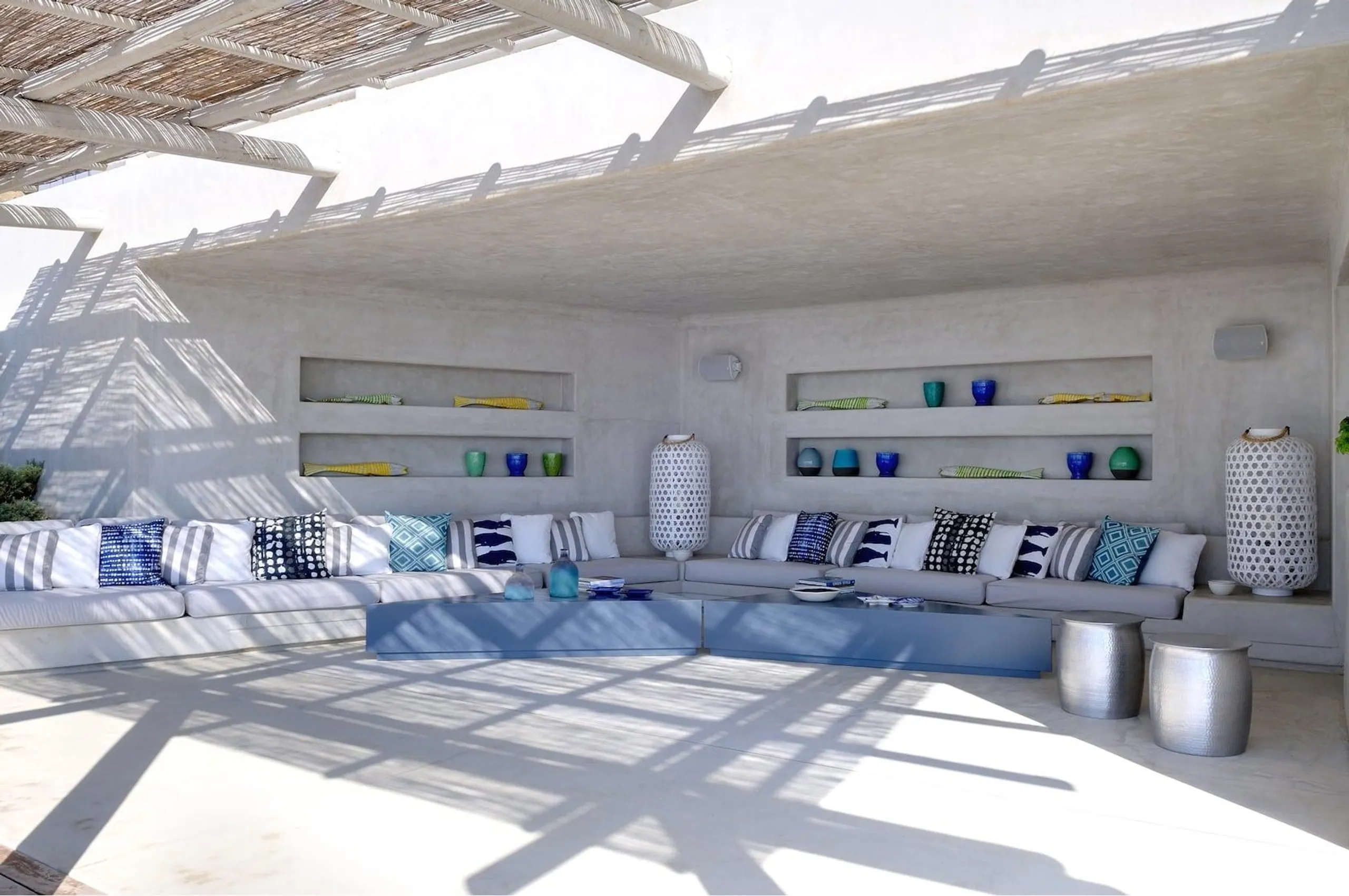 Majestic Oceanview Villa in Mykonos with Infinity Pool — photograph 9