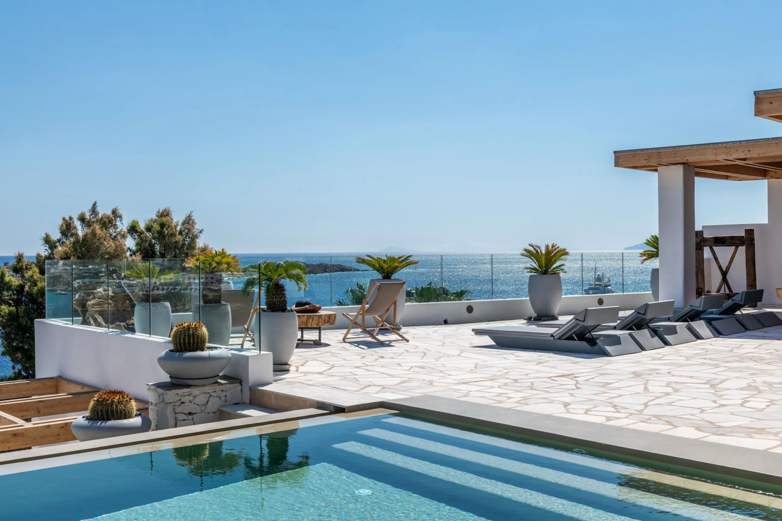Grandiose Mykonos Estate with Private Pool and Stunning Views — photograph 2