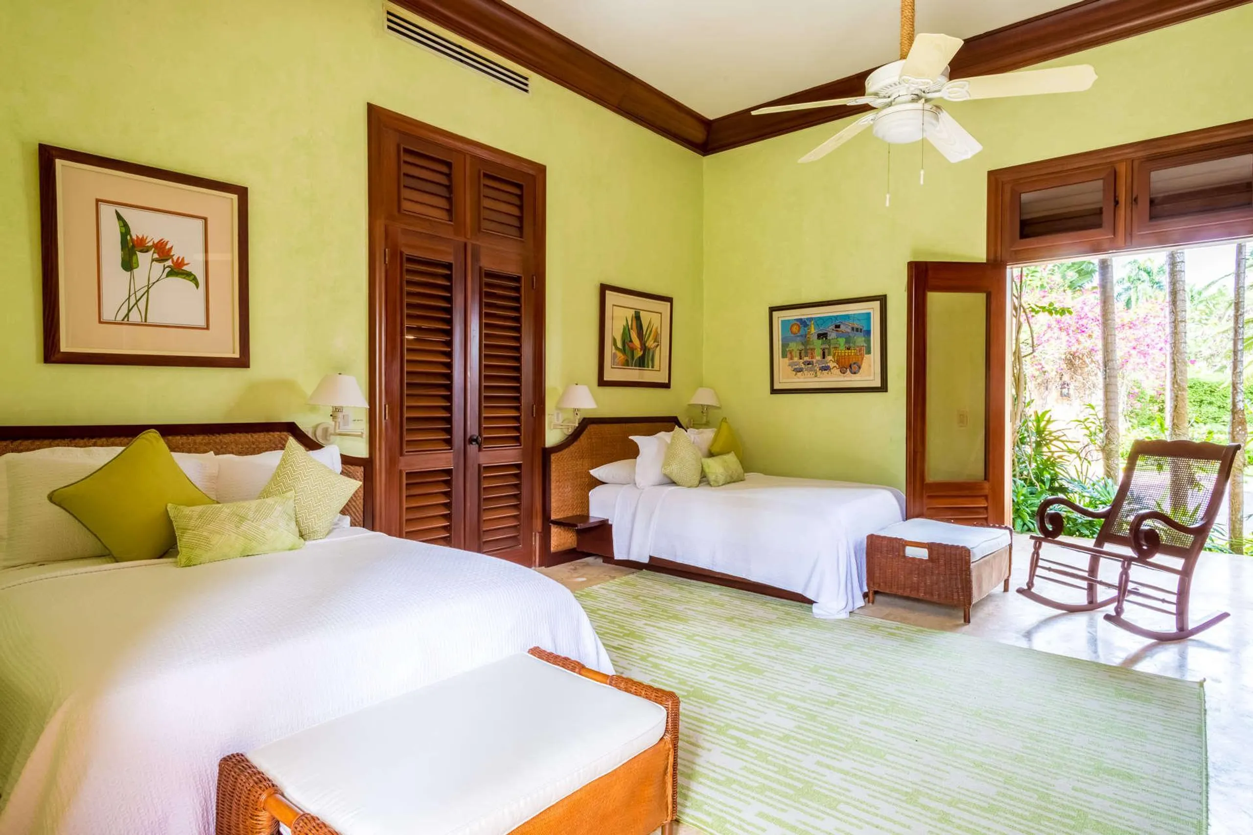 Elegant Beach Estate with Private Pool and Views of the Caribbean Sea — photograph 10