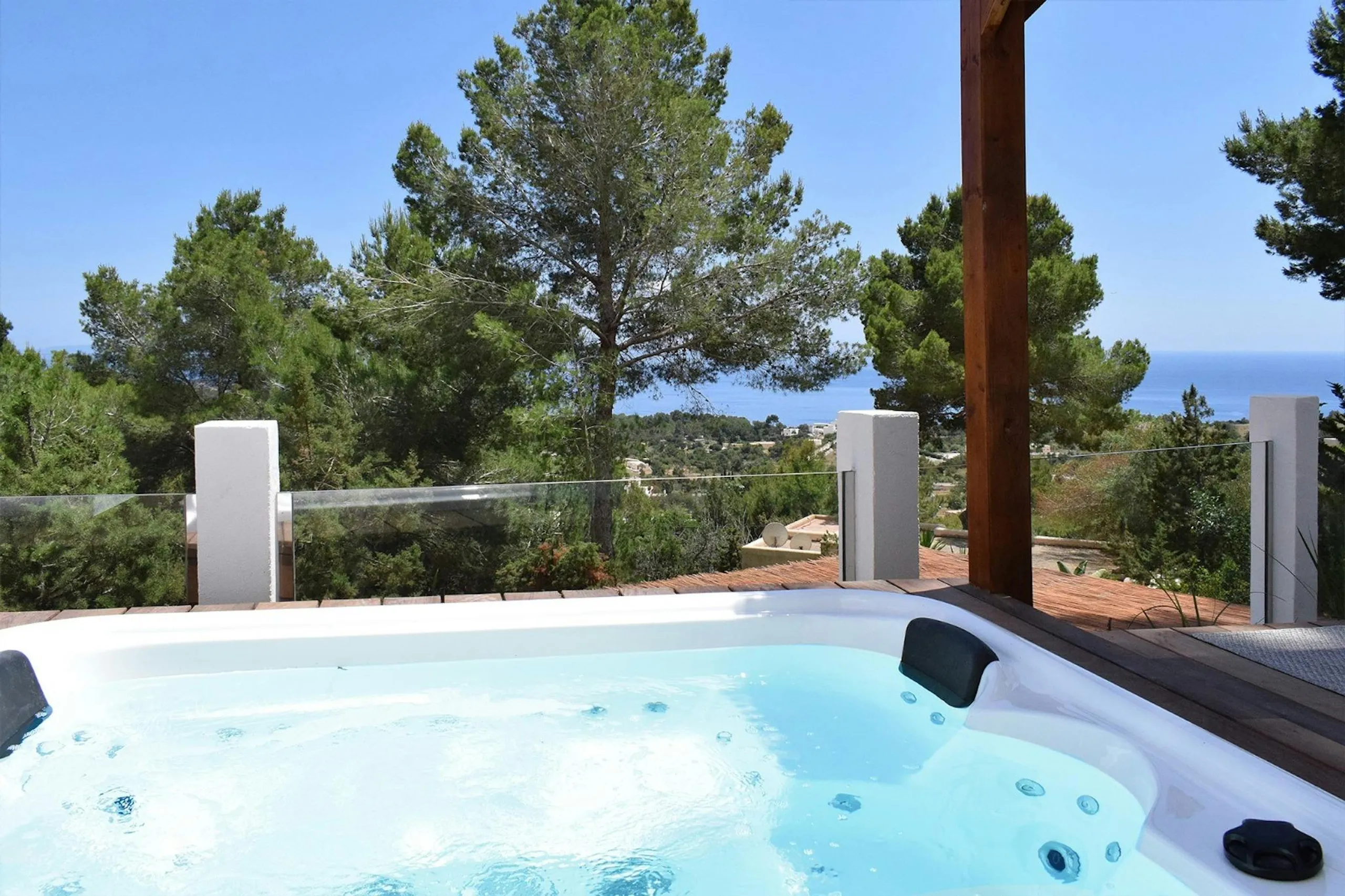Sensational Seaside Villa in Ibiza with Private Pool and Hot Tub — photograph 7