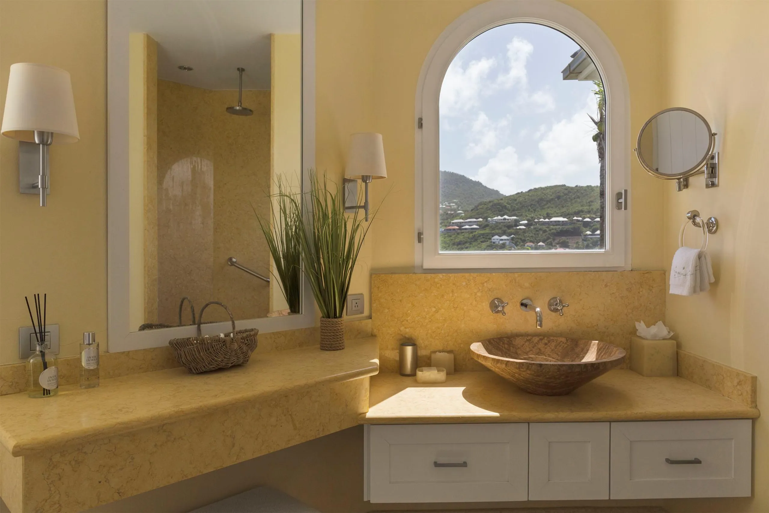 Elegant Seaview Villa with Private Pool and Garden Grounds — photograph 8