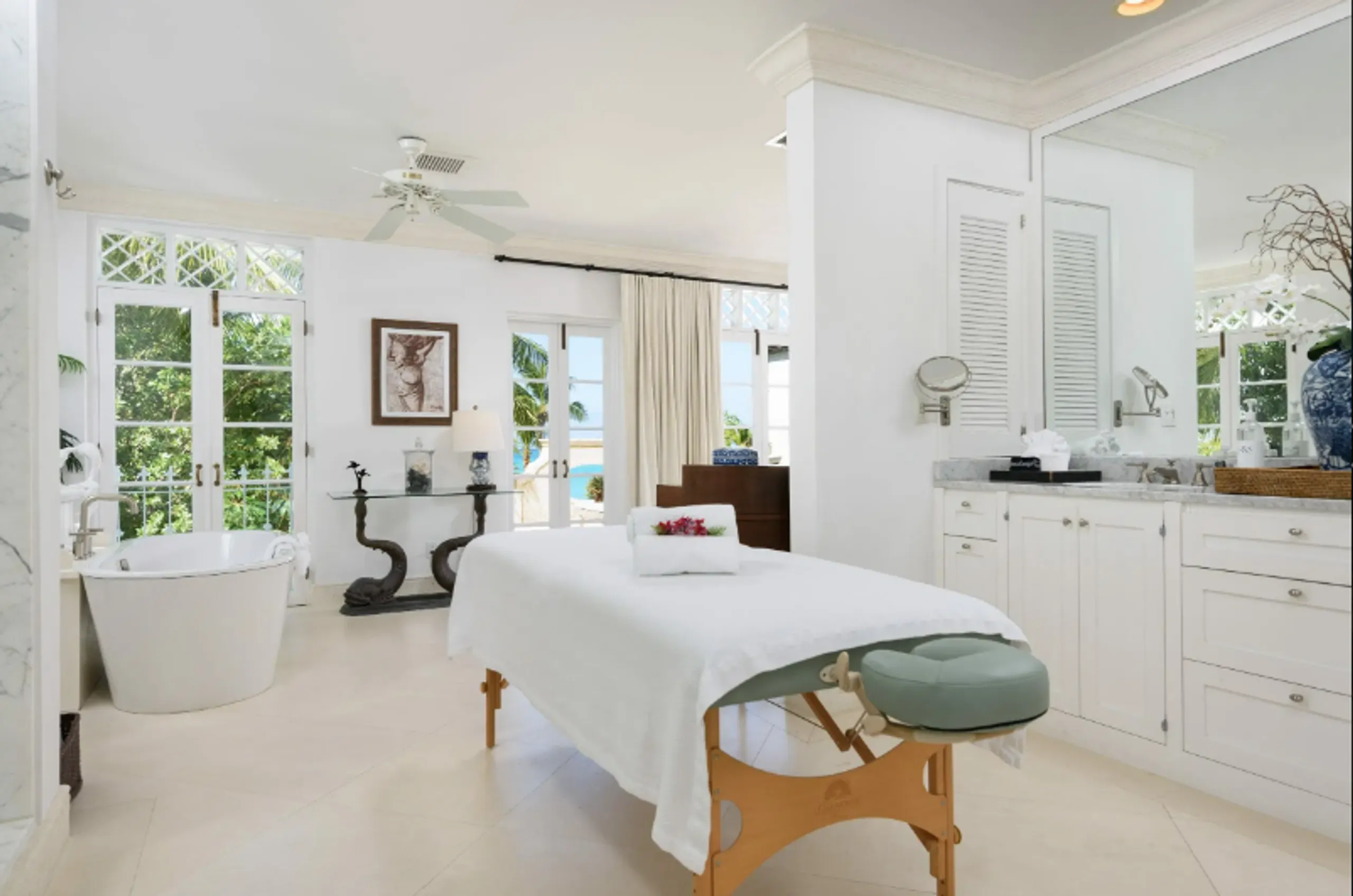 A Luxurious Caribbean Estate with Private Pool and Ocean Views — photograph 11