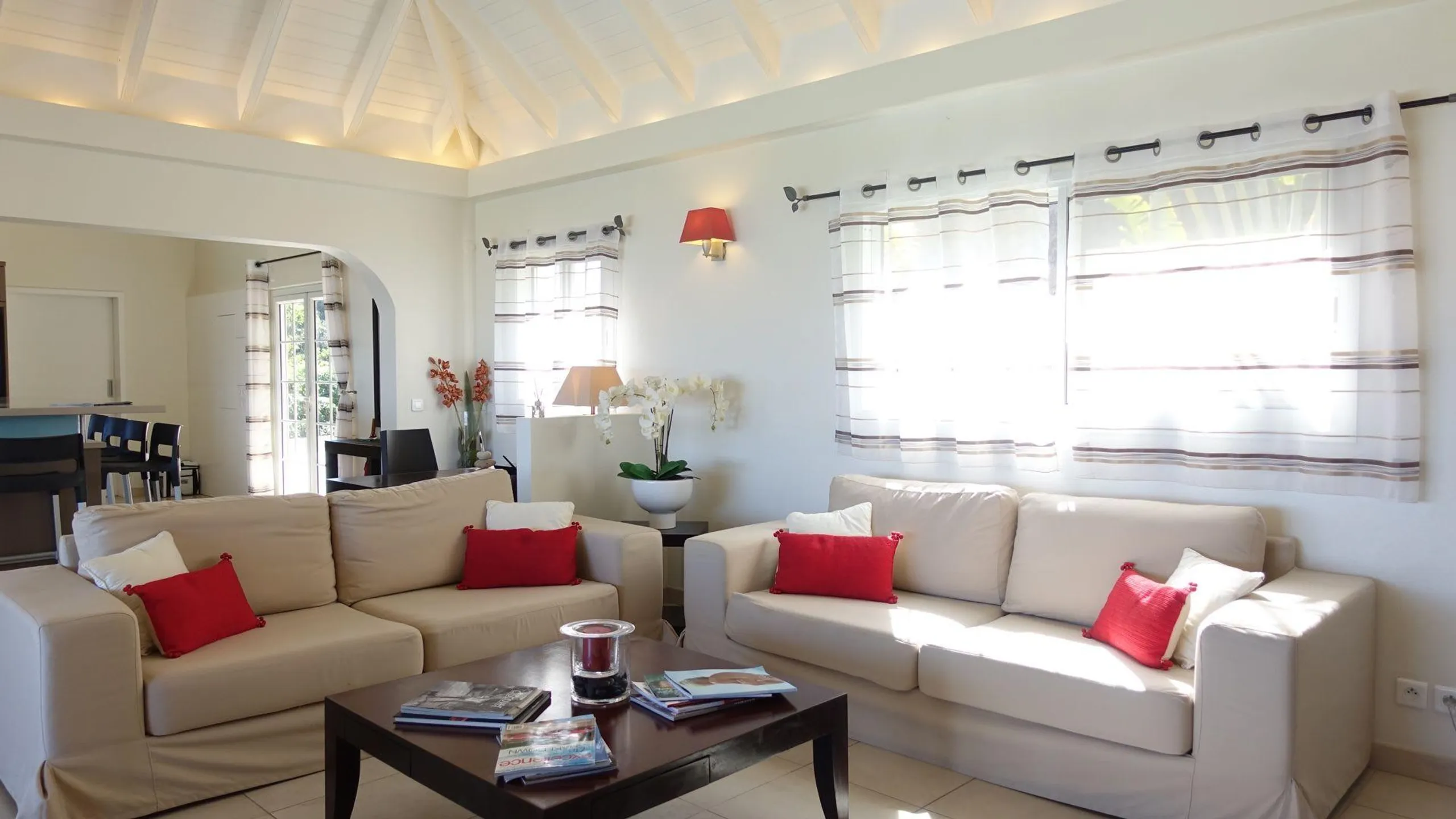 Deluxe 3 Bedroom Villa with Pool And Picturesque Sea Views — photograph 5