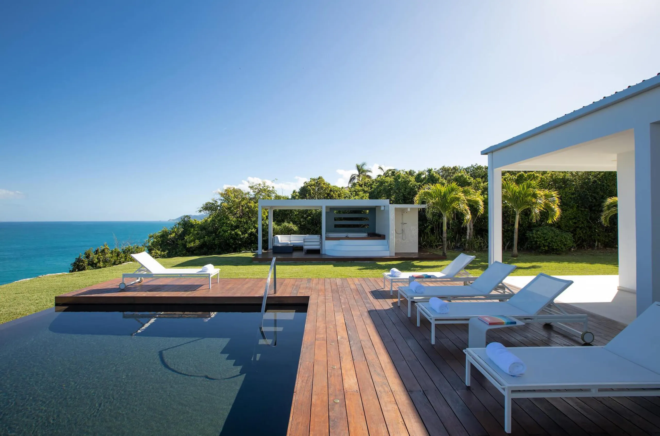 Modern Clifftop Villa in a Tropical Garden with Caribbean Sea View — photograph 11