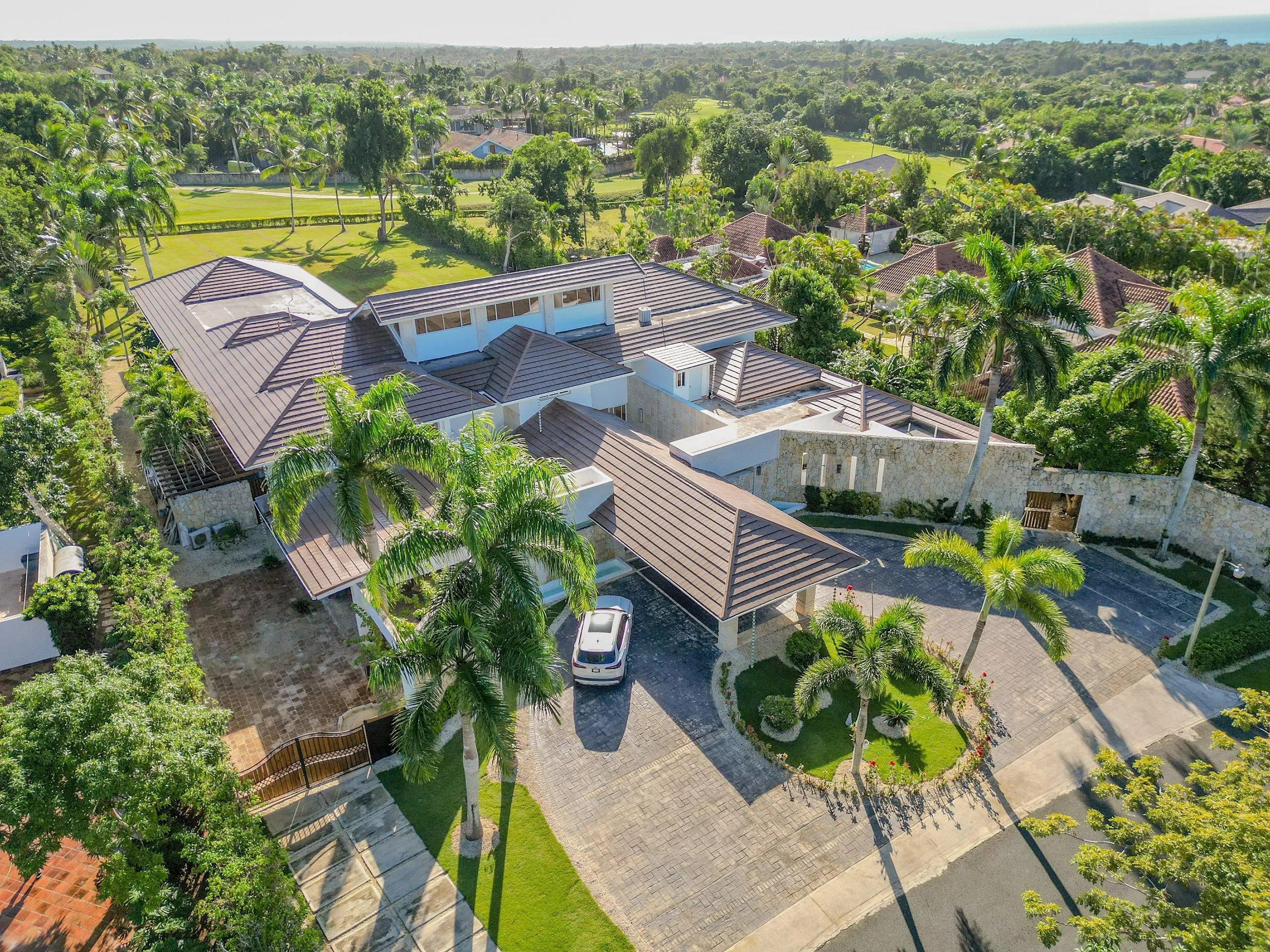 Beautiful La Romana Villa with Invigorating Pool — photograph 8