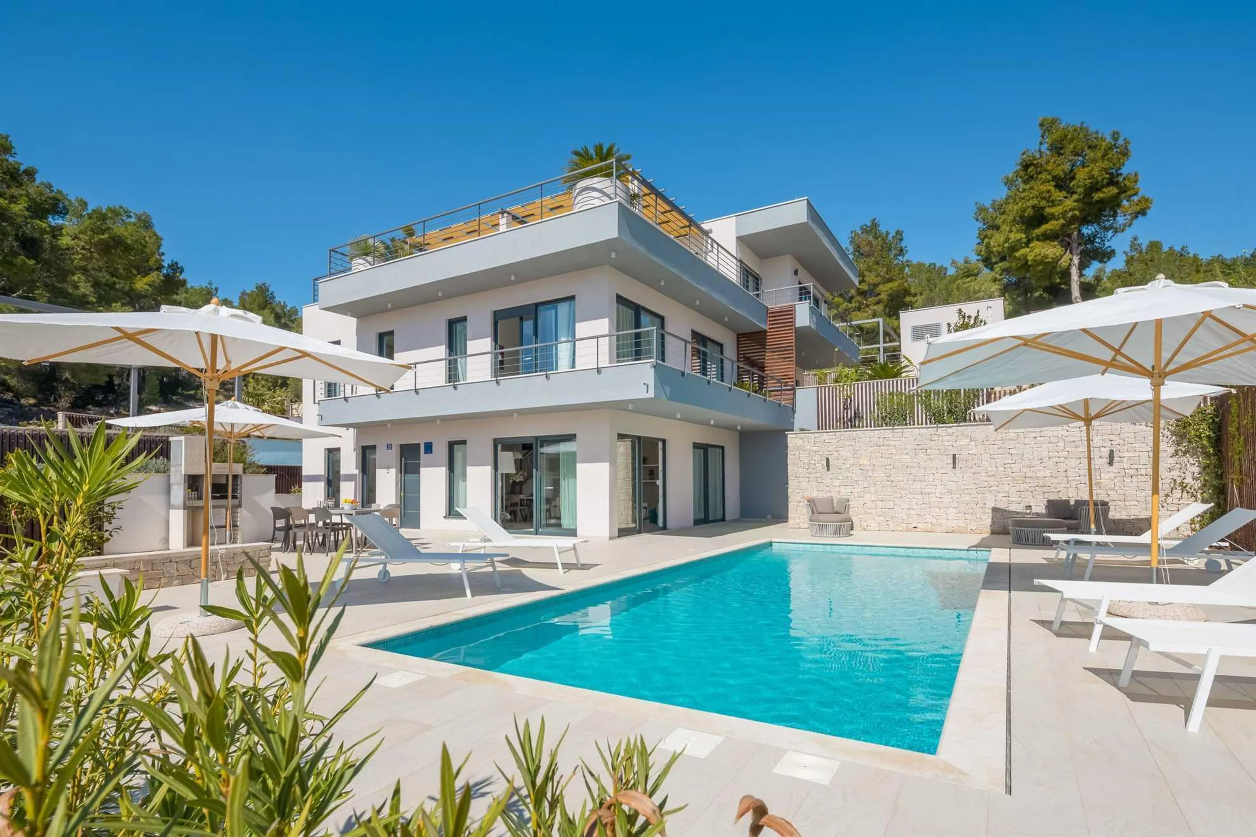 Sumptuous Villa with Private Pool and Bay Views on Brac Island — photograph 2