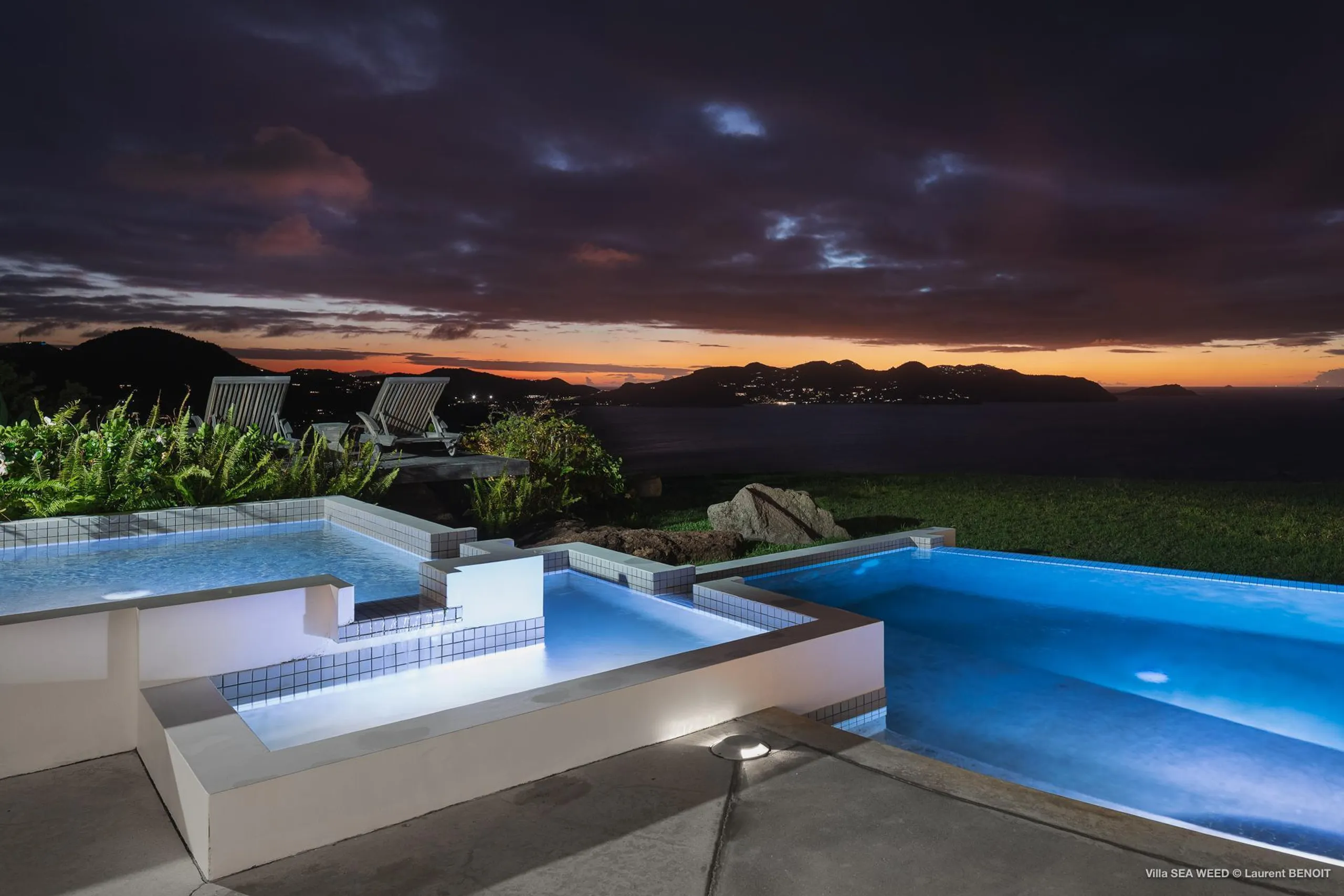 Regal Seaside Suite with Private Pool and Walks to Beach — photograph 4