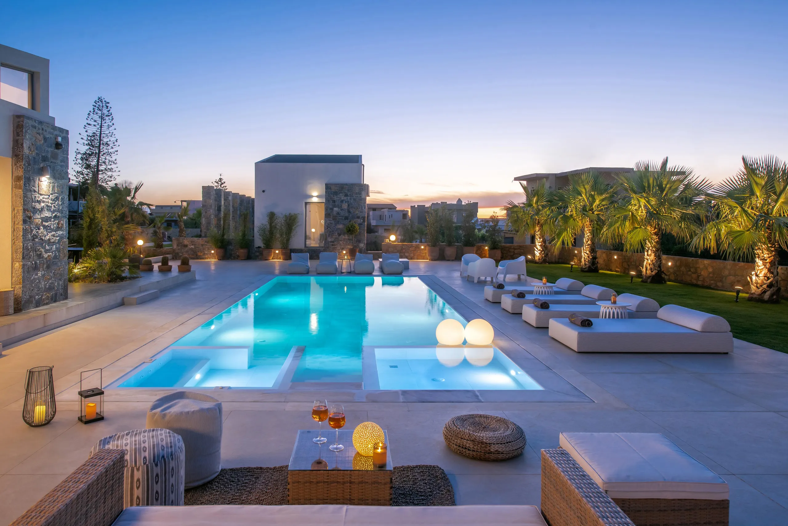 Eco-Friendly Villa with Big Private Pool, Jacuzzi, and Mediterranean Sea Access in Crete Island — photograph 2