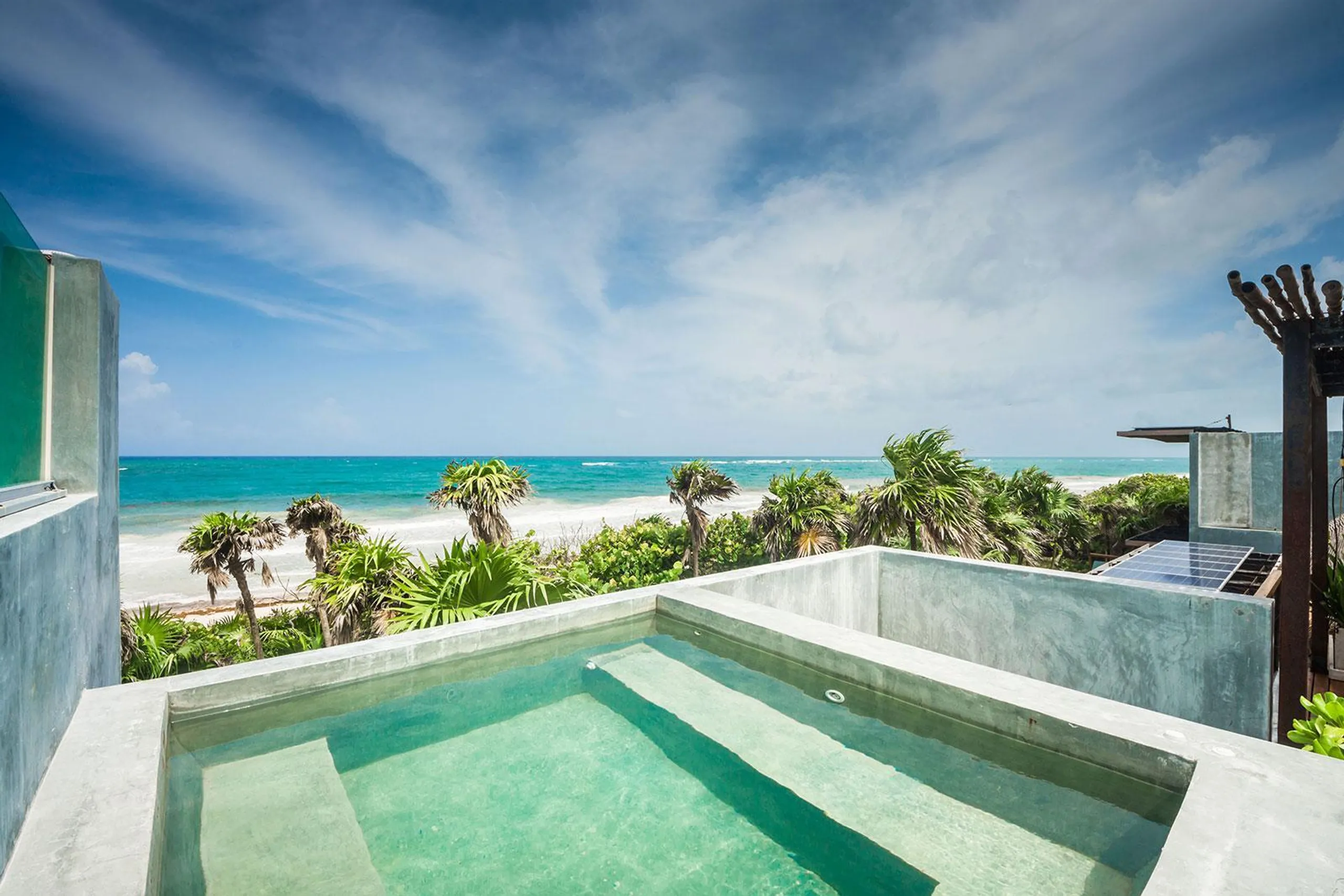 Incredible Oceanfront Villa with Infinity Pool and Sunset Views — photograph 9
