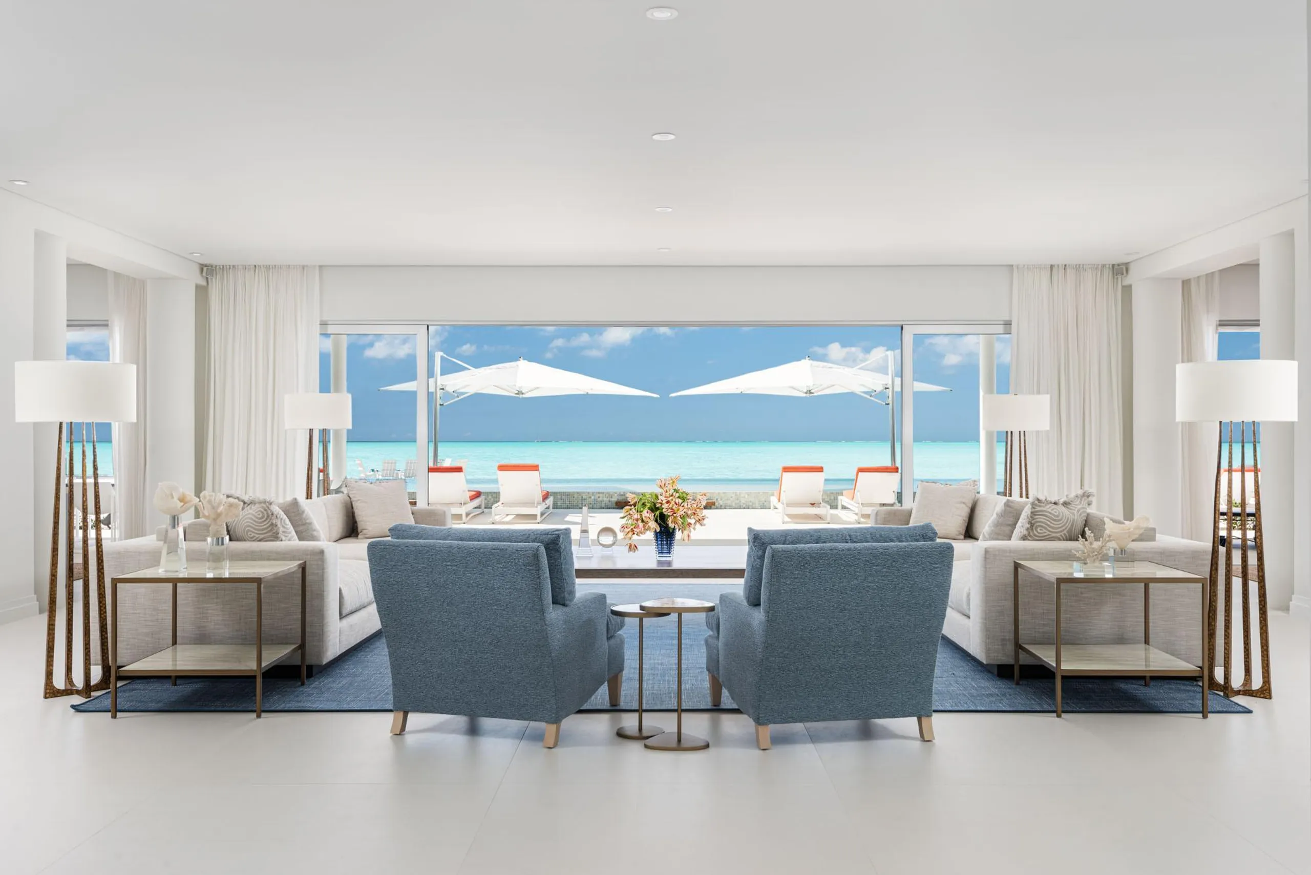 Exceptional OceanFront Estate with Private Pool and Azure Seas — photograph 7