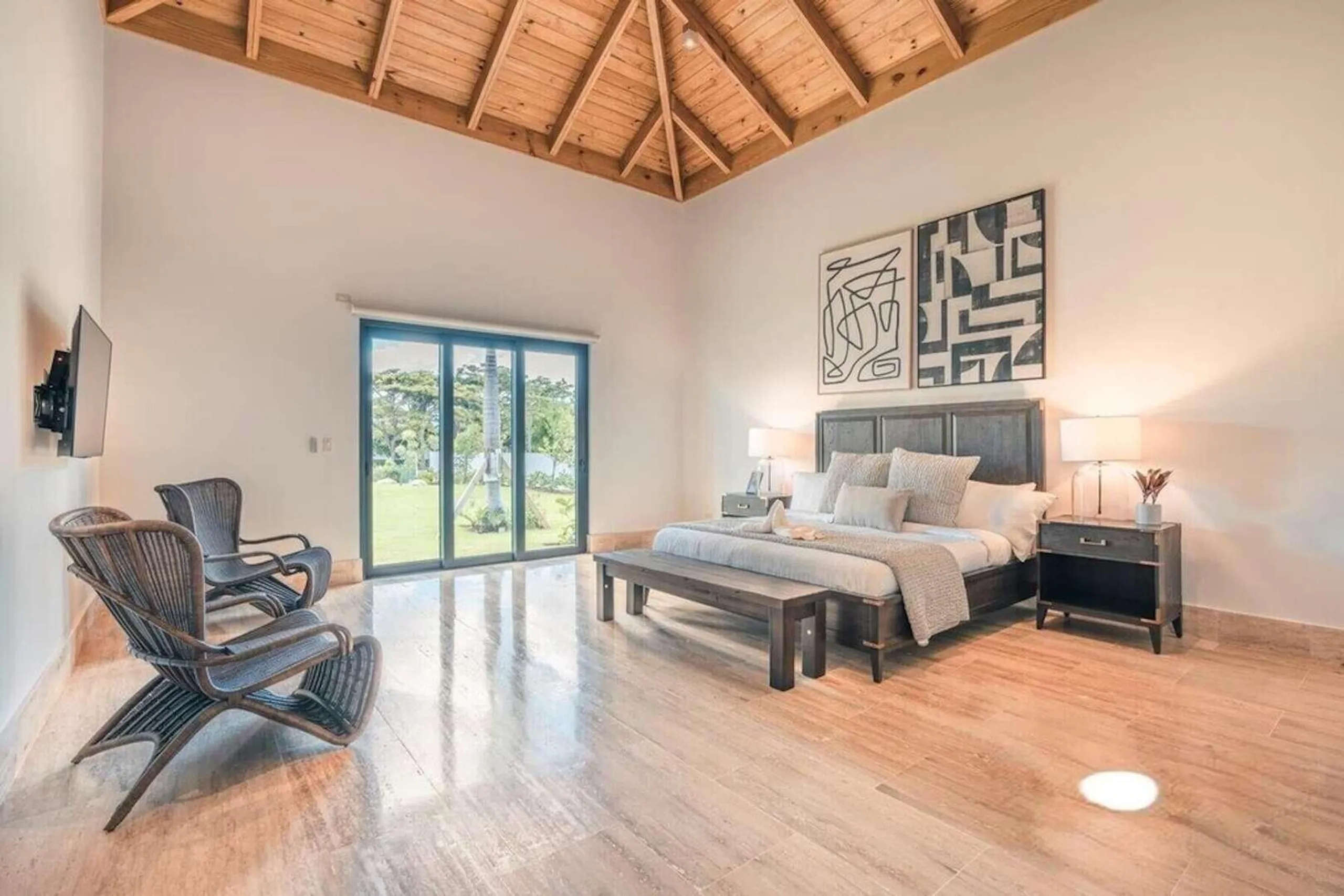 Refreshing Golf Villa with Private Pool and Marina Access — photograph 9