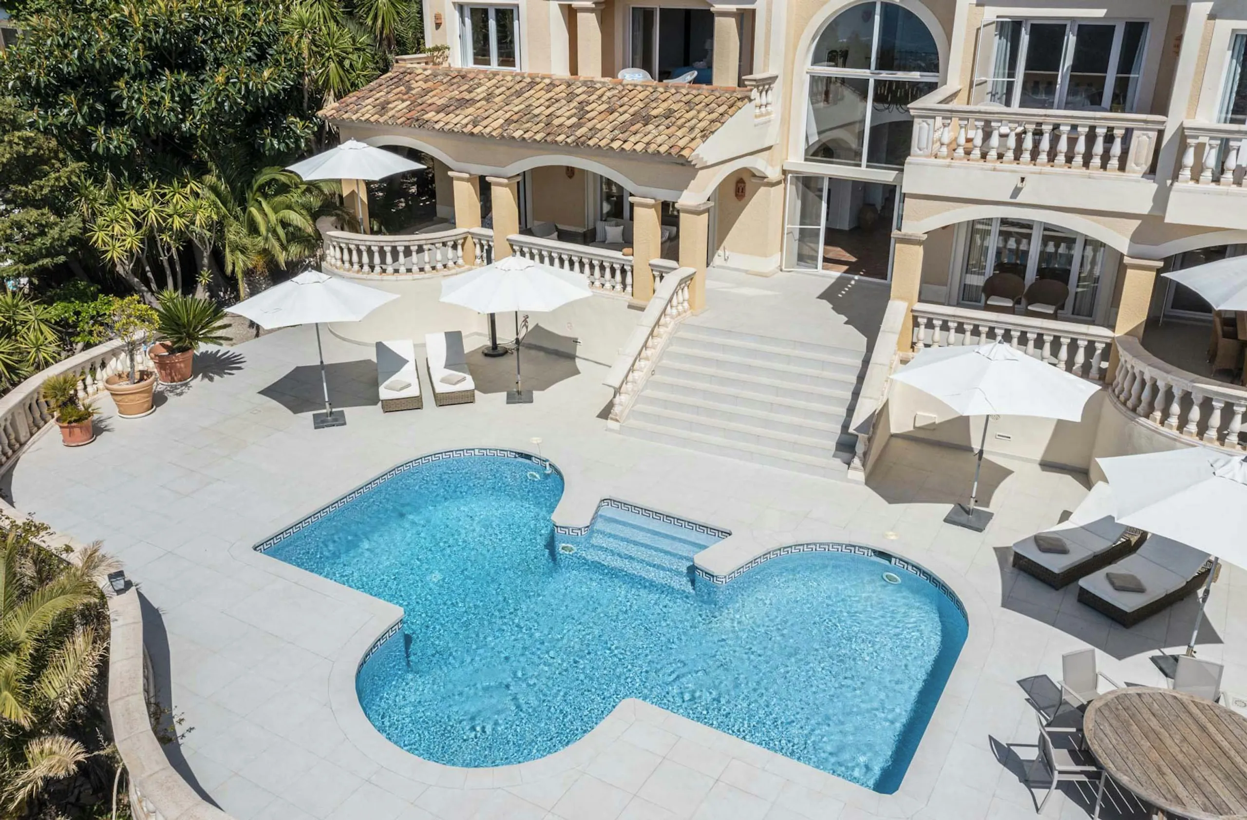 Sophisticated Haven for Your Dream Holiday with Unforgettable Panoramic Views — photograph 10