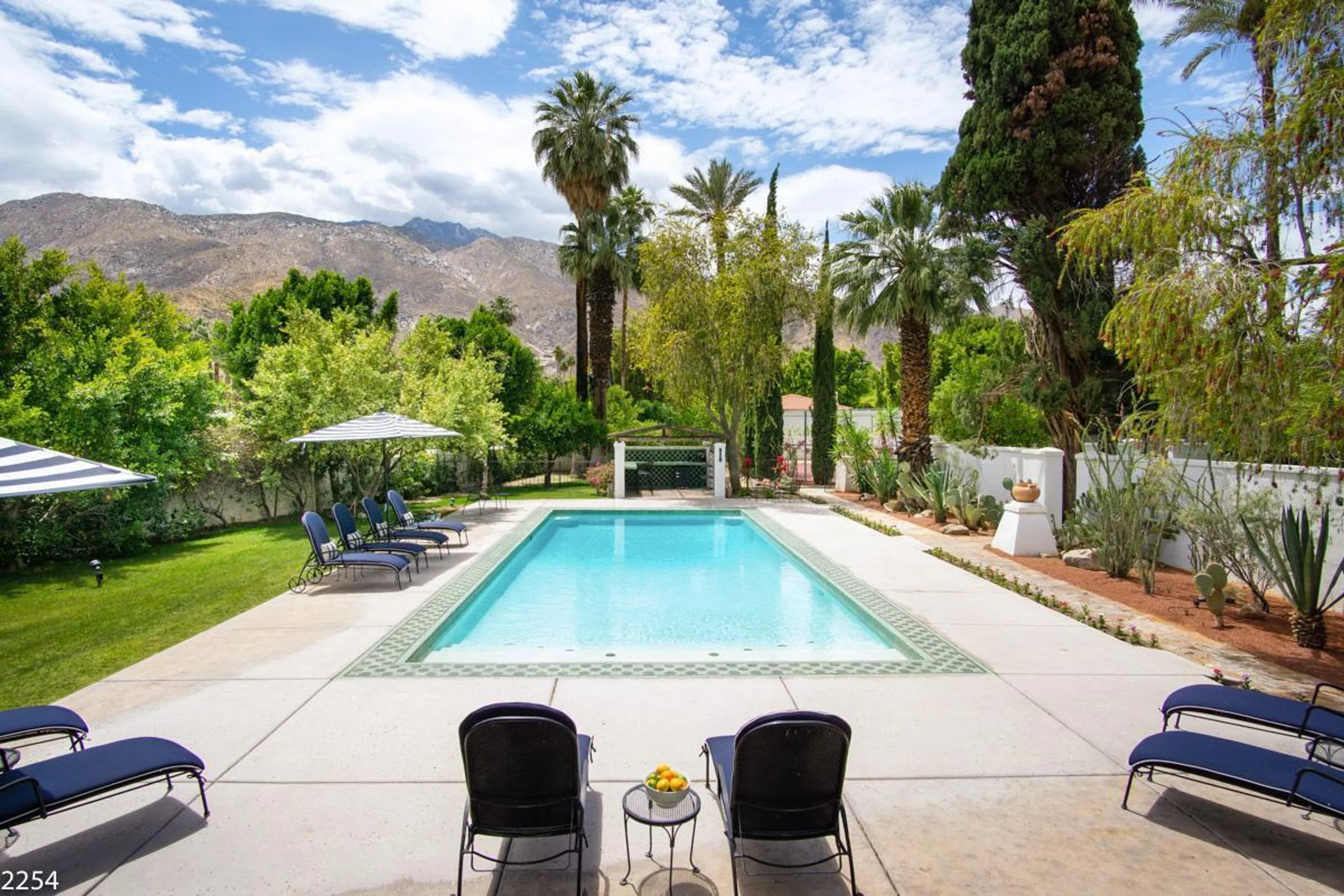 Superb Spanish Villa with Private Pool and Garden Grounds, Palm Springs