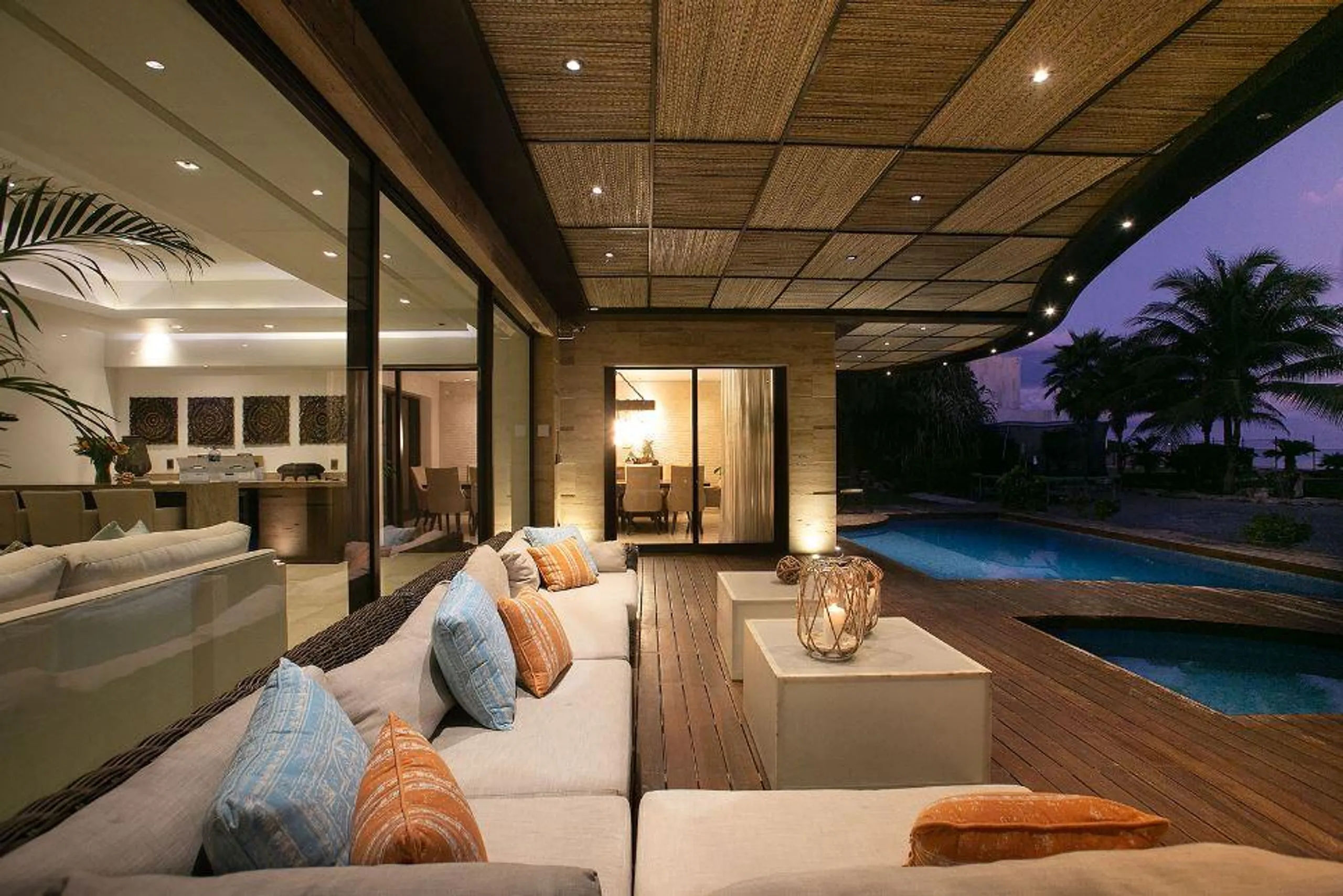 Upscale Beach Front Playacar Villa with Private Pool and Ocean Views — photograph 9