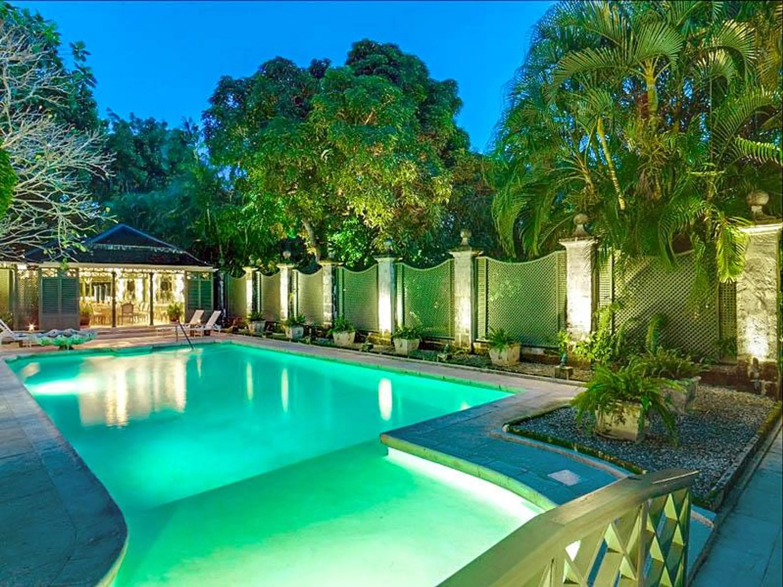 Resplendent Villa with Private Pool and Surrounding Sea Views — photograph 3