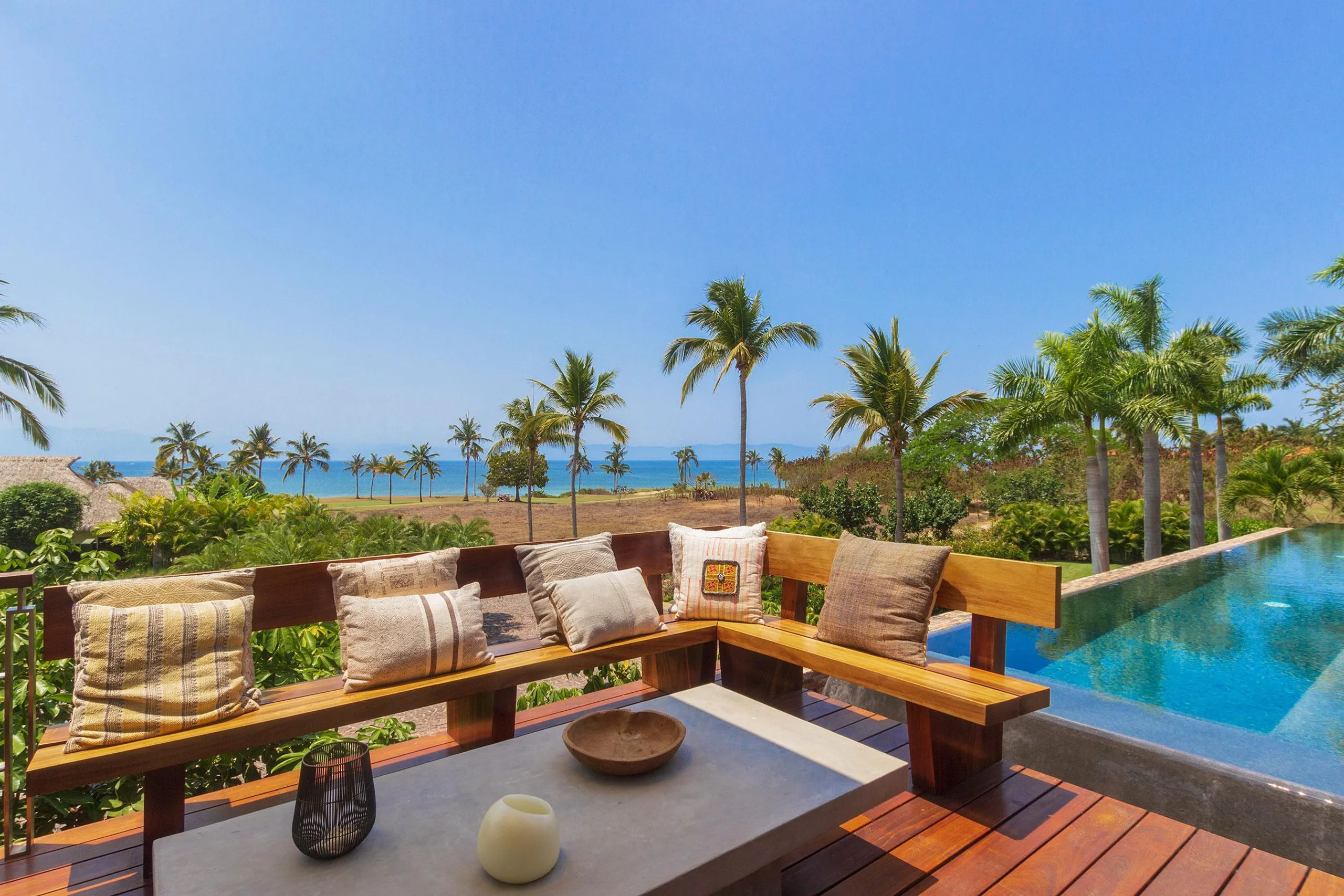 Gorgeous Lagos Del Mar Estate with Grand Infinity Pool and Incredible Views — photograph 6