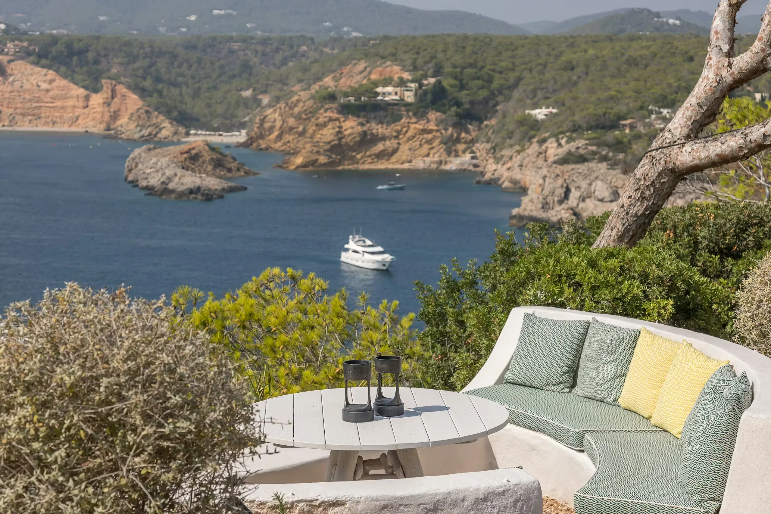 Stunning Ibizan Villa with Private Pool and Sea-view Terrace — photograph 7