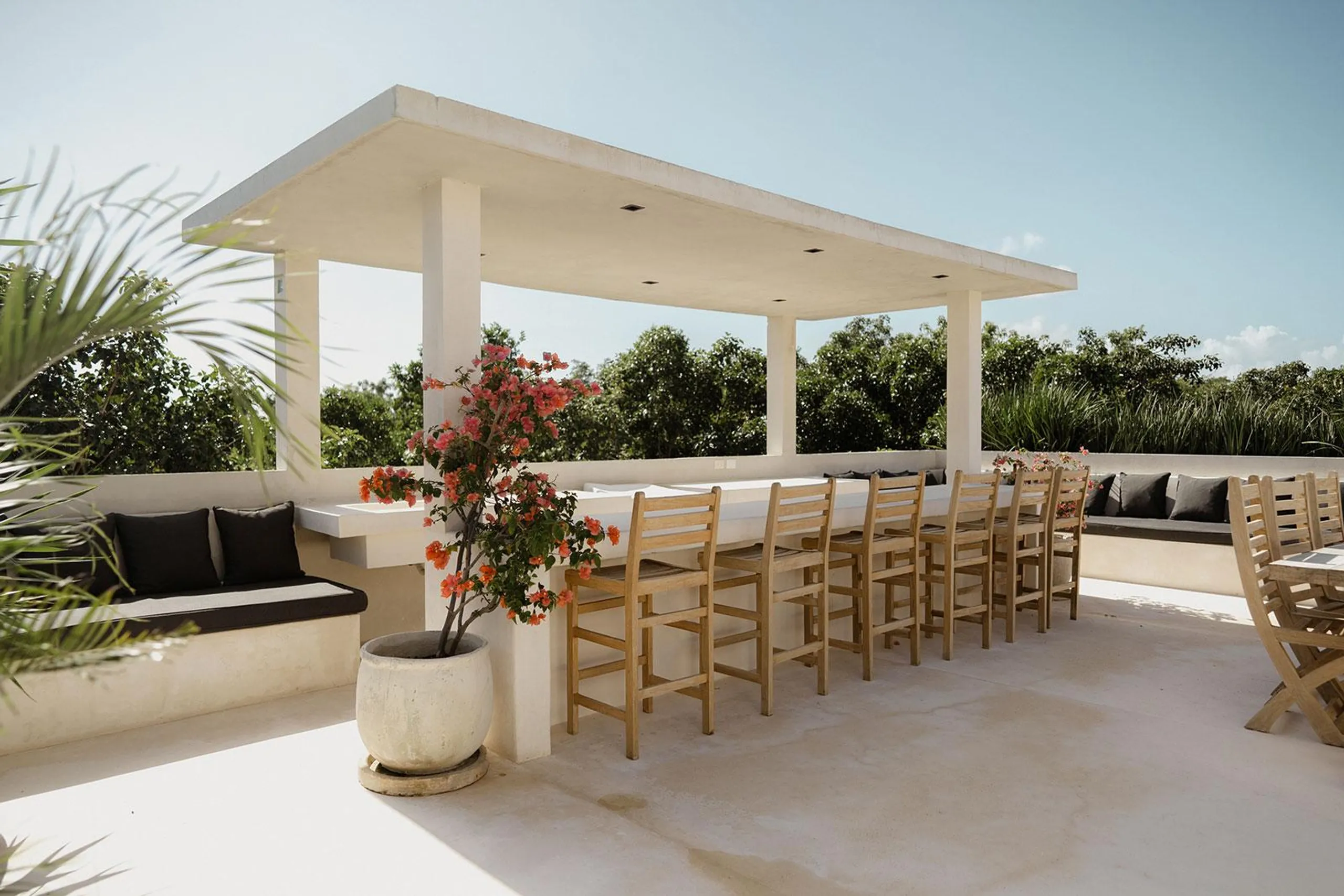 Discover the Ultimate Luxury Retreat in Tulum's Exquisite Villa Rental — photograph 3