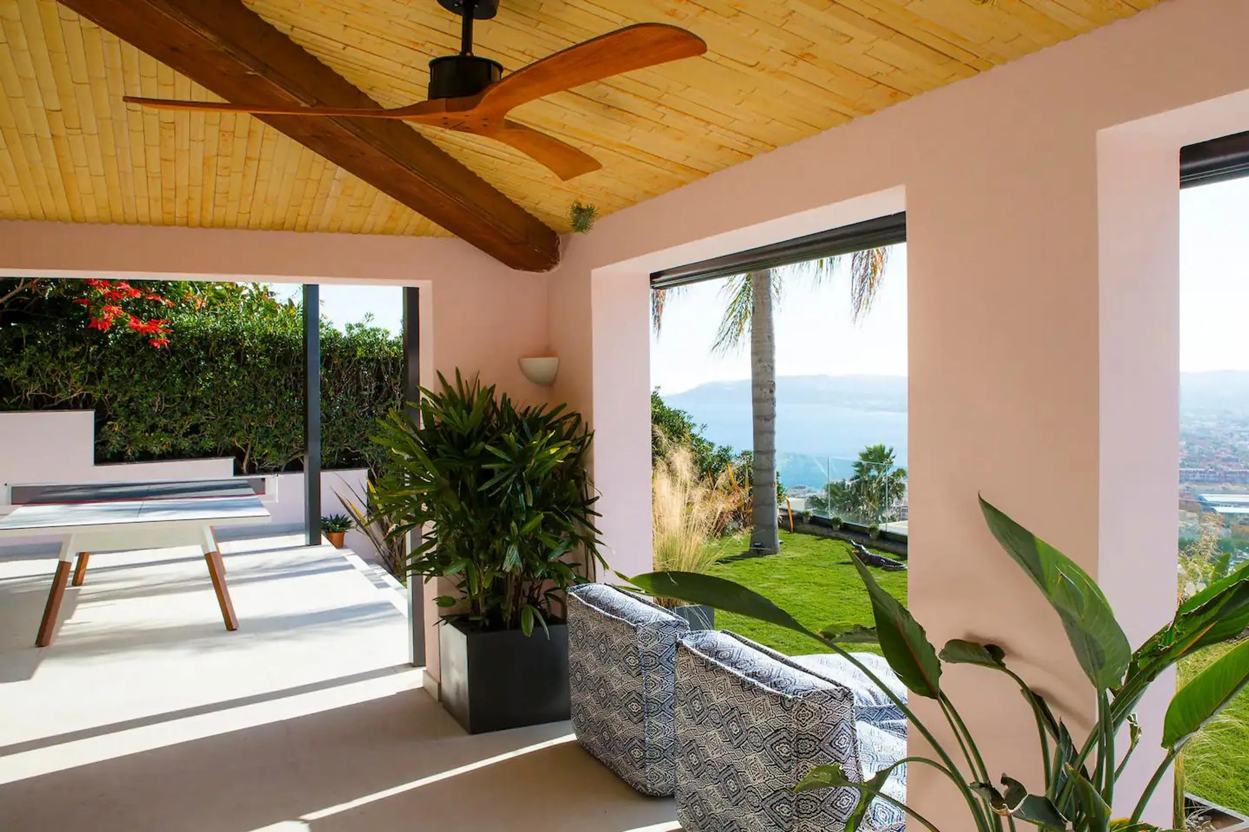 Splendid Hillside Villa with Private Pool and Javea Views — photograph 8