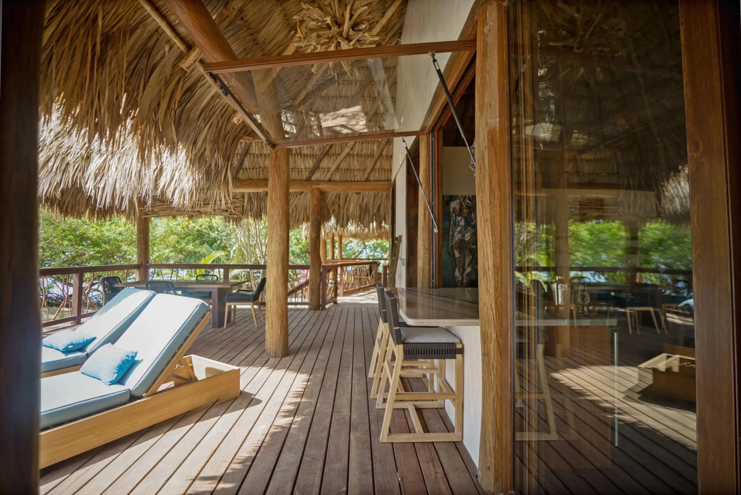 Ultra-Private Belize Island Villa with Pool, Reef Views & All-Inclusive Services — photograph 10