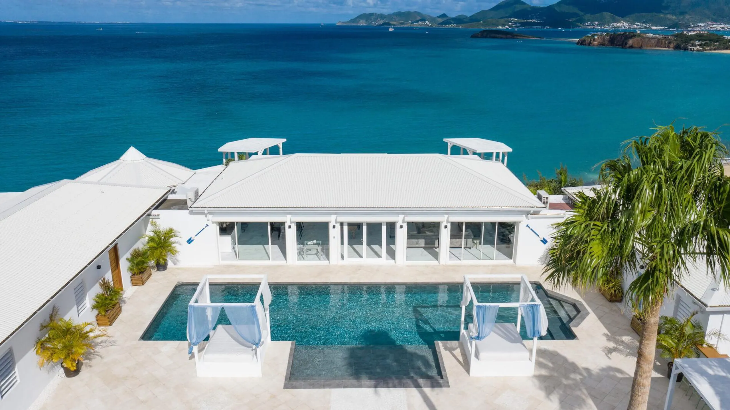 Ultra Luxe Terres Basses Villa with Private Pool  and Private Access to Baie Rouge Beach — photograph 6