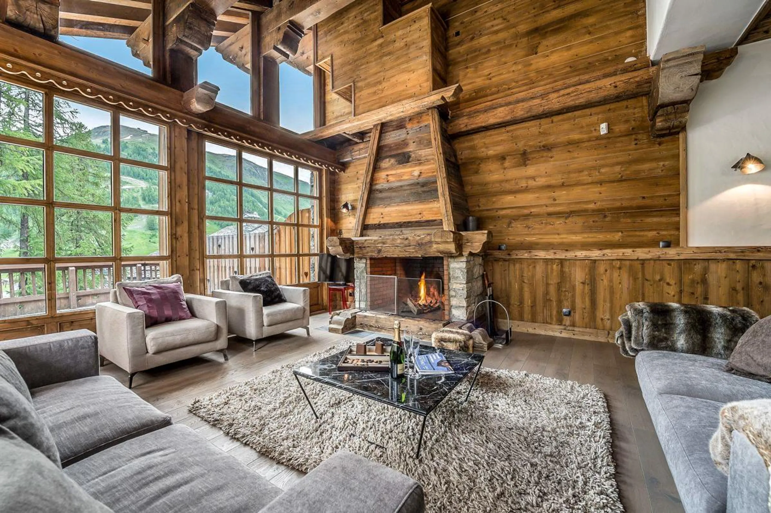 Charming Chalet in Val d’Isere with Stunning Mountain Views — photograph 3