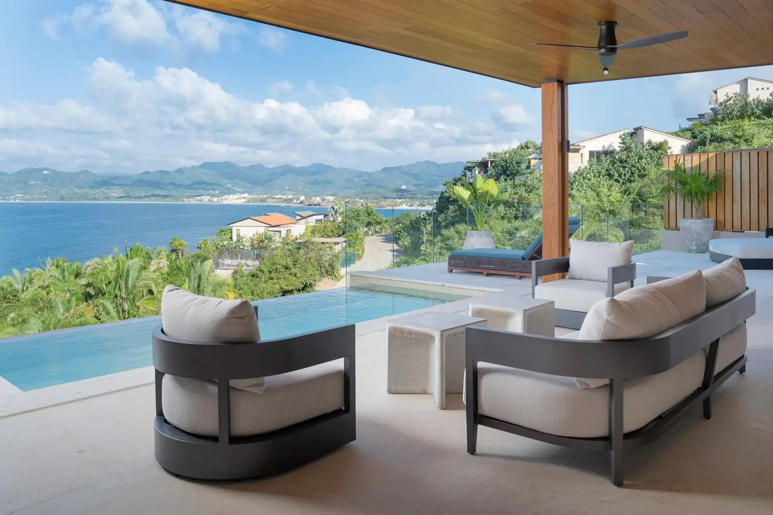 Timeless Punta Mita Villa with Panoramic Views, Pool & Ocean Panoramas — photograph 4