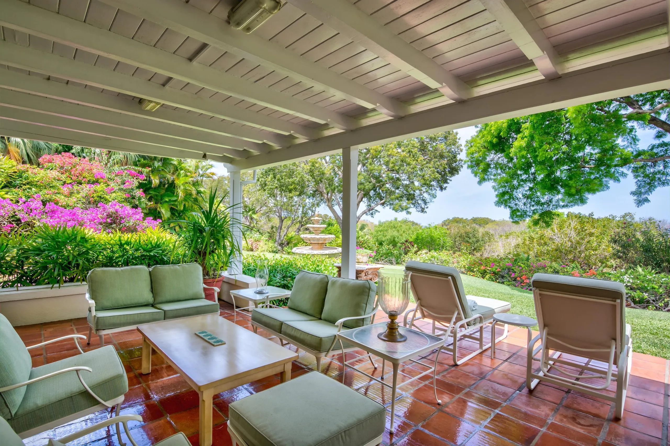 Sandy Lane's Lush and Tropic Villa with Access to a World Class Beach Club and more — photograph 4