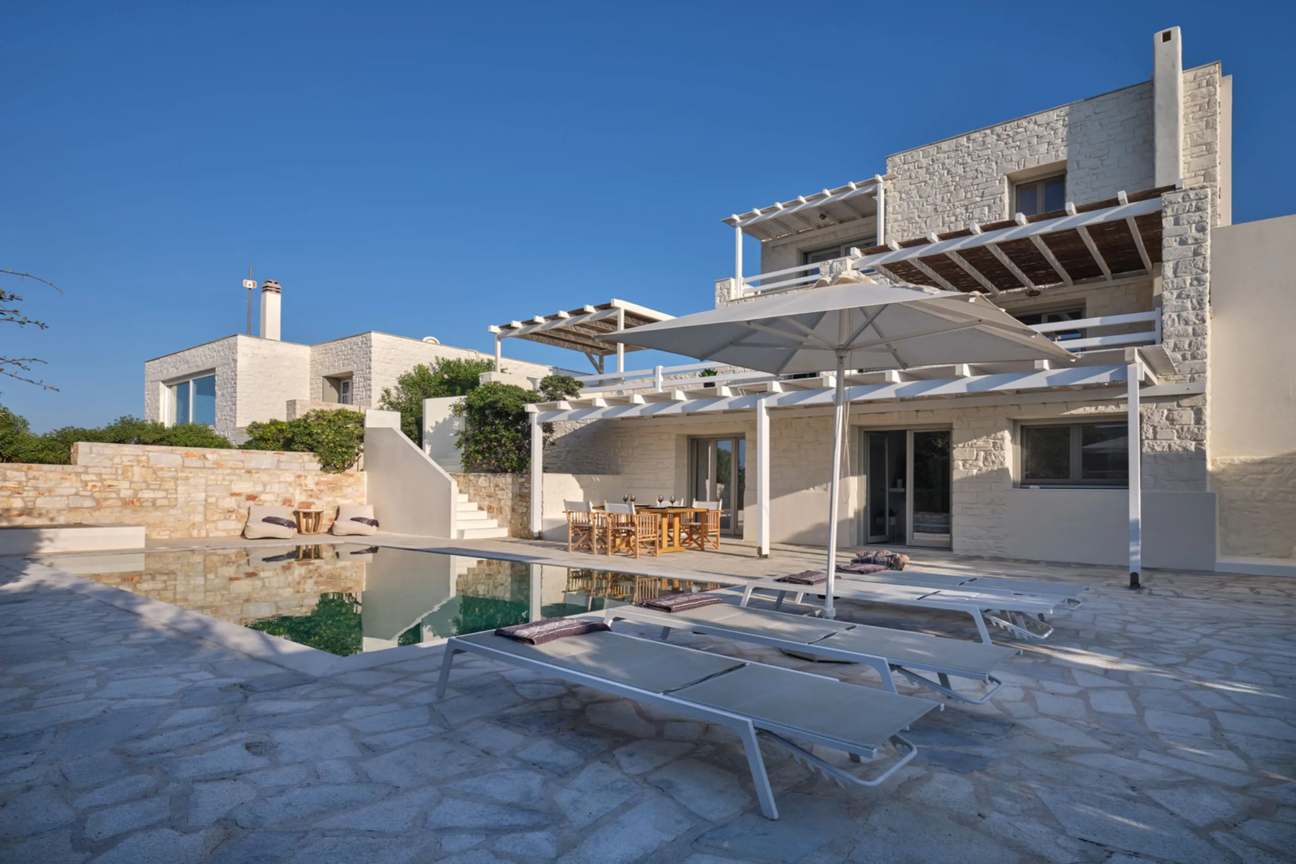 Santa Maria Seaside Villa with Pool, Garden & Breathtaking Sea Views — photograph 2