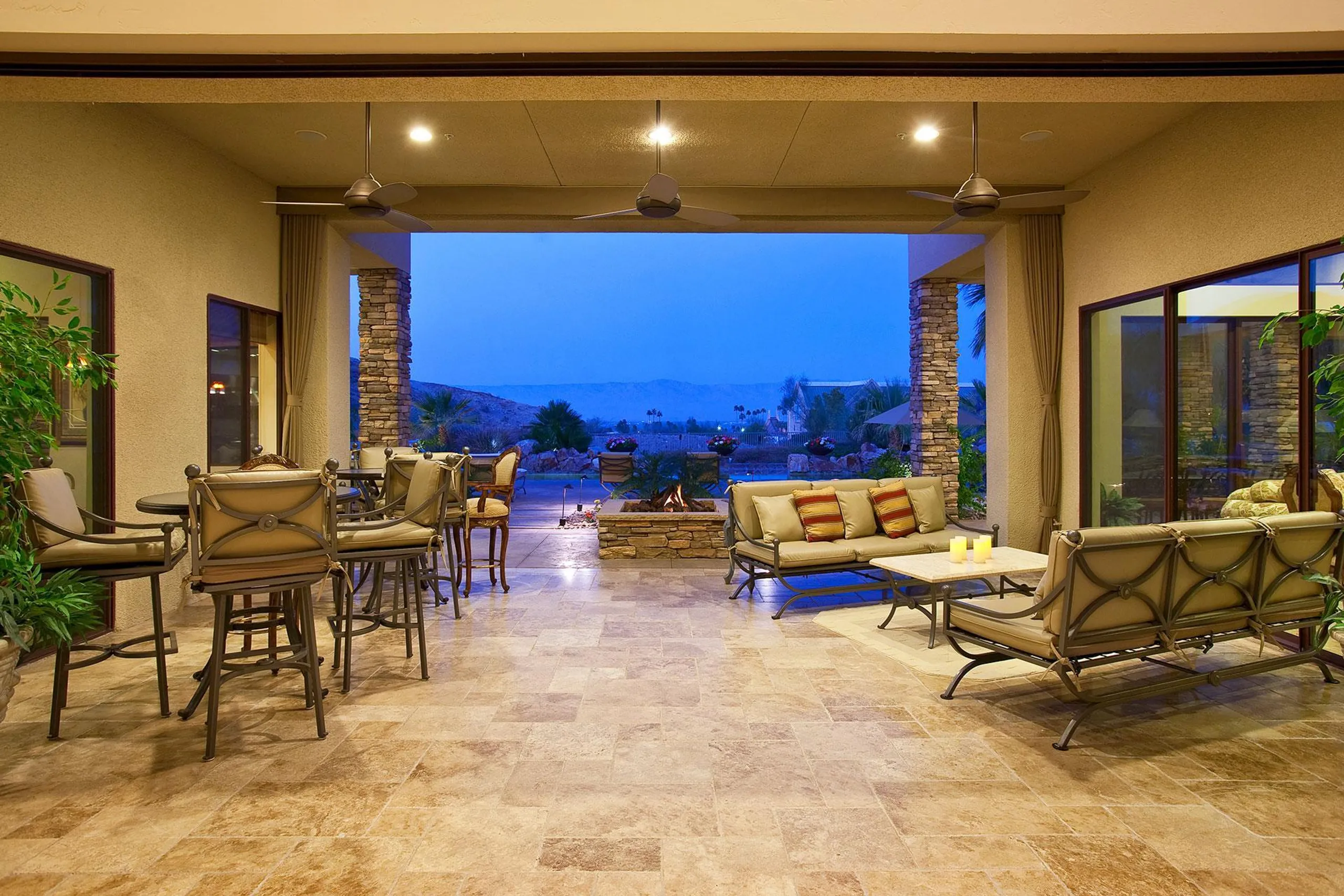 Chic Secluded Luxury Compound in Palm Desert with Private Pool and Firepit — photograph 10