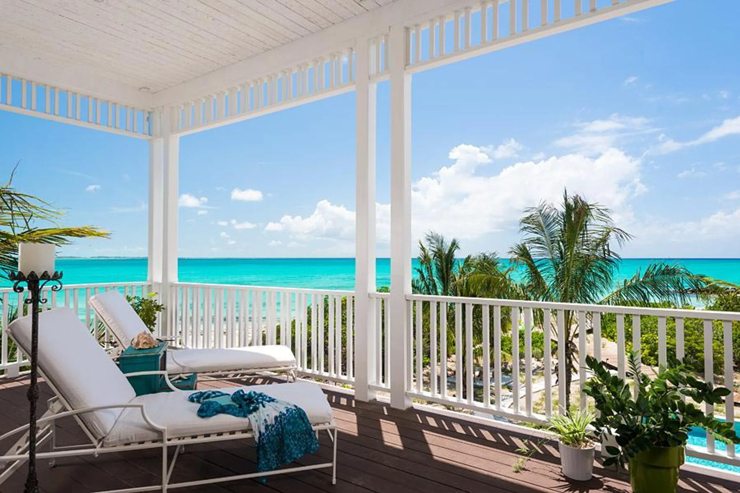 Majestic Colonial-Style Beachfront Haven with Private Pool on Grace Bay Beach — photograph 11