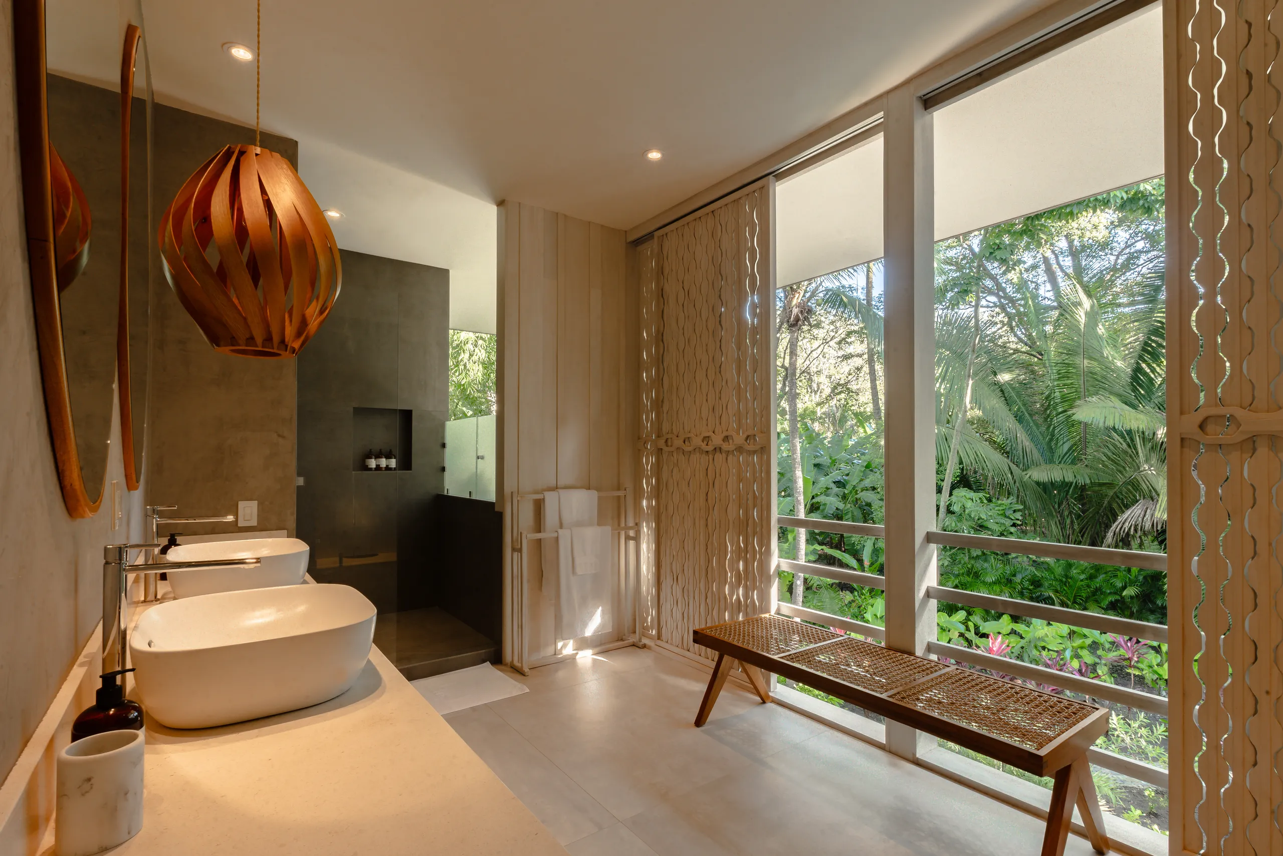Impeccably Designed Villa with Private Pool, Expansive Spaces & Stunning Jungle Views — photograph 10