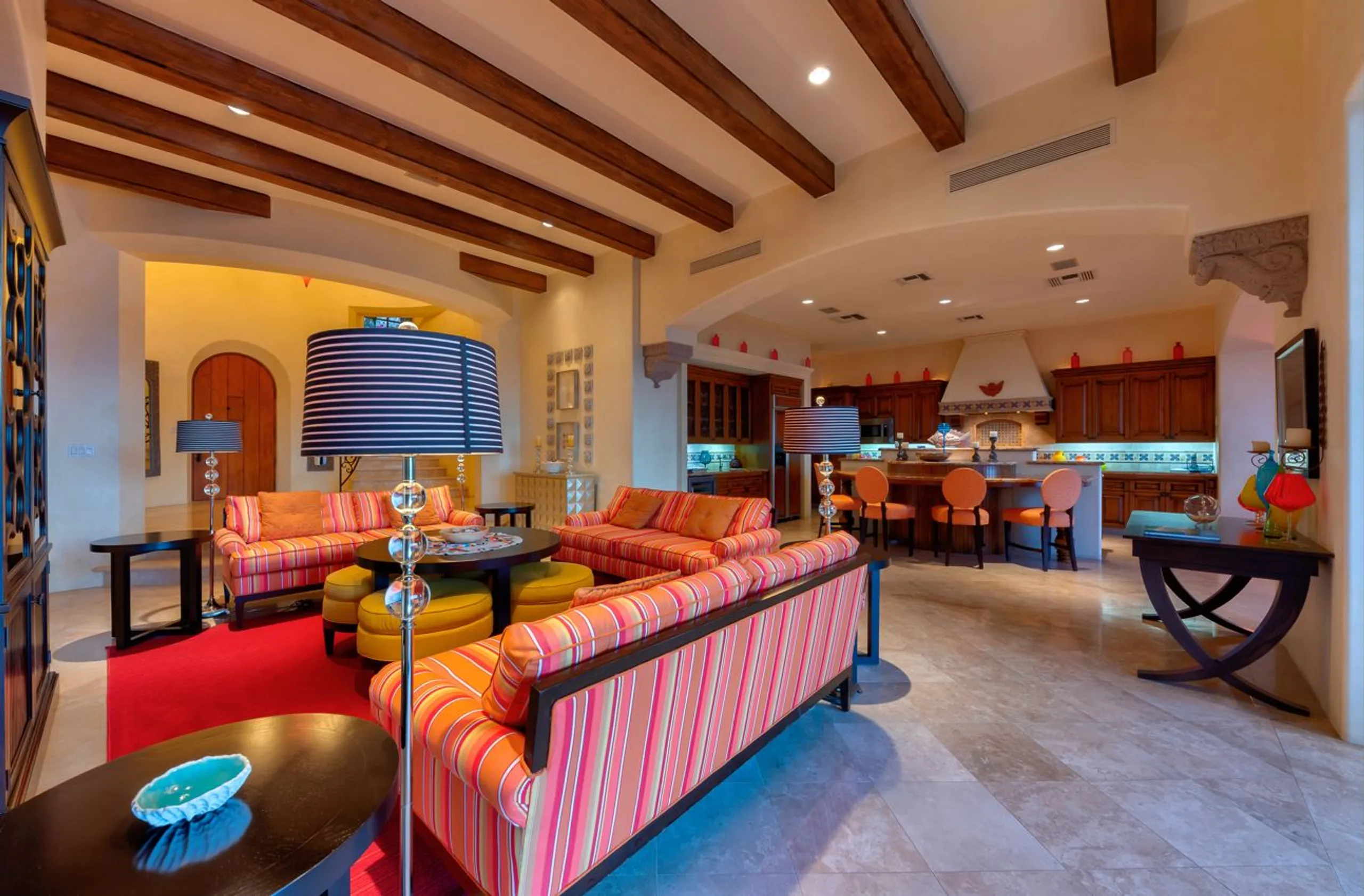 Sumptuously Furnished Oceanview Villa with Private Swimming Pool and Stunning Views — photograph 6
