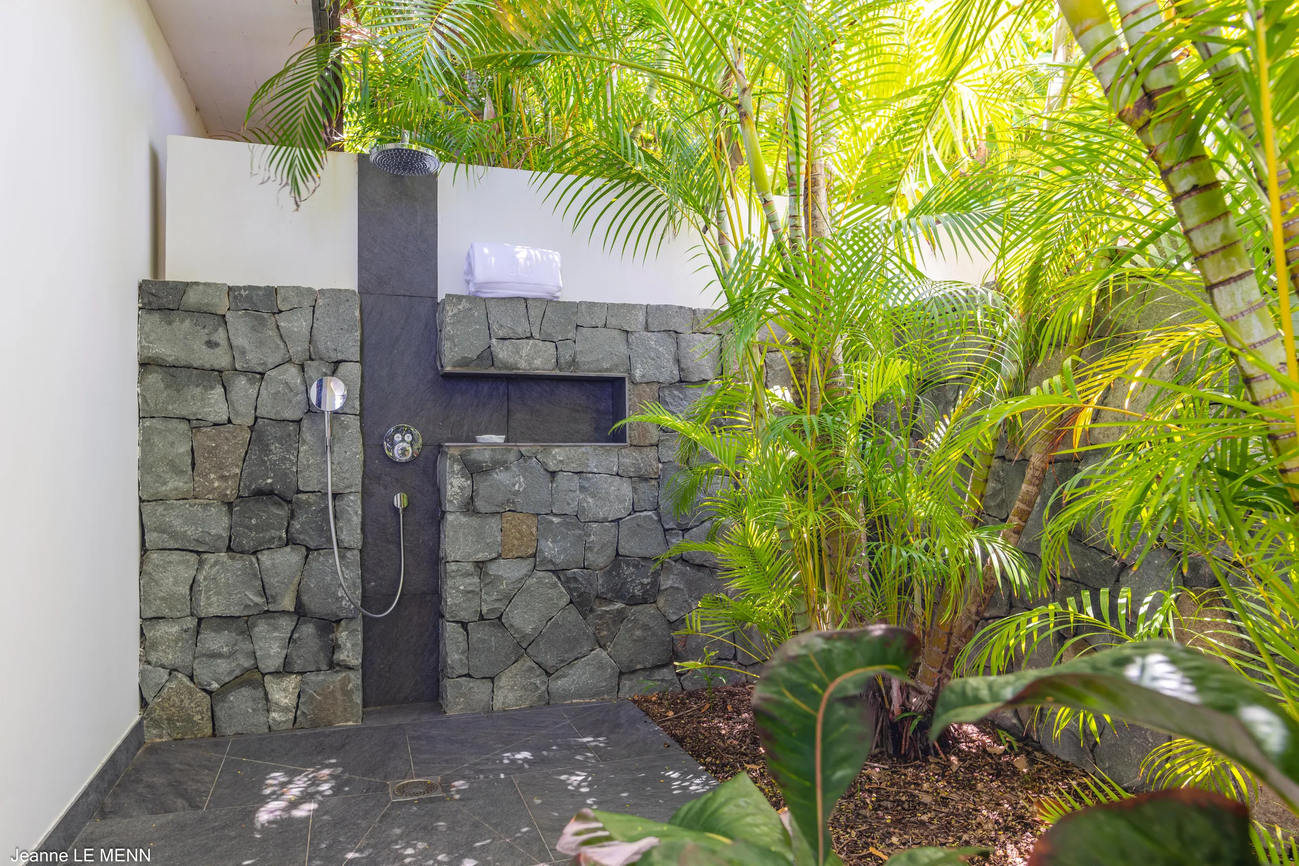 Splendid Gustavia Estate with Infinity Pool and Walks to Beach — photograph 11
