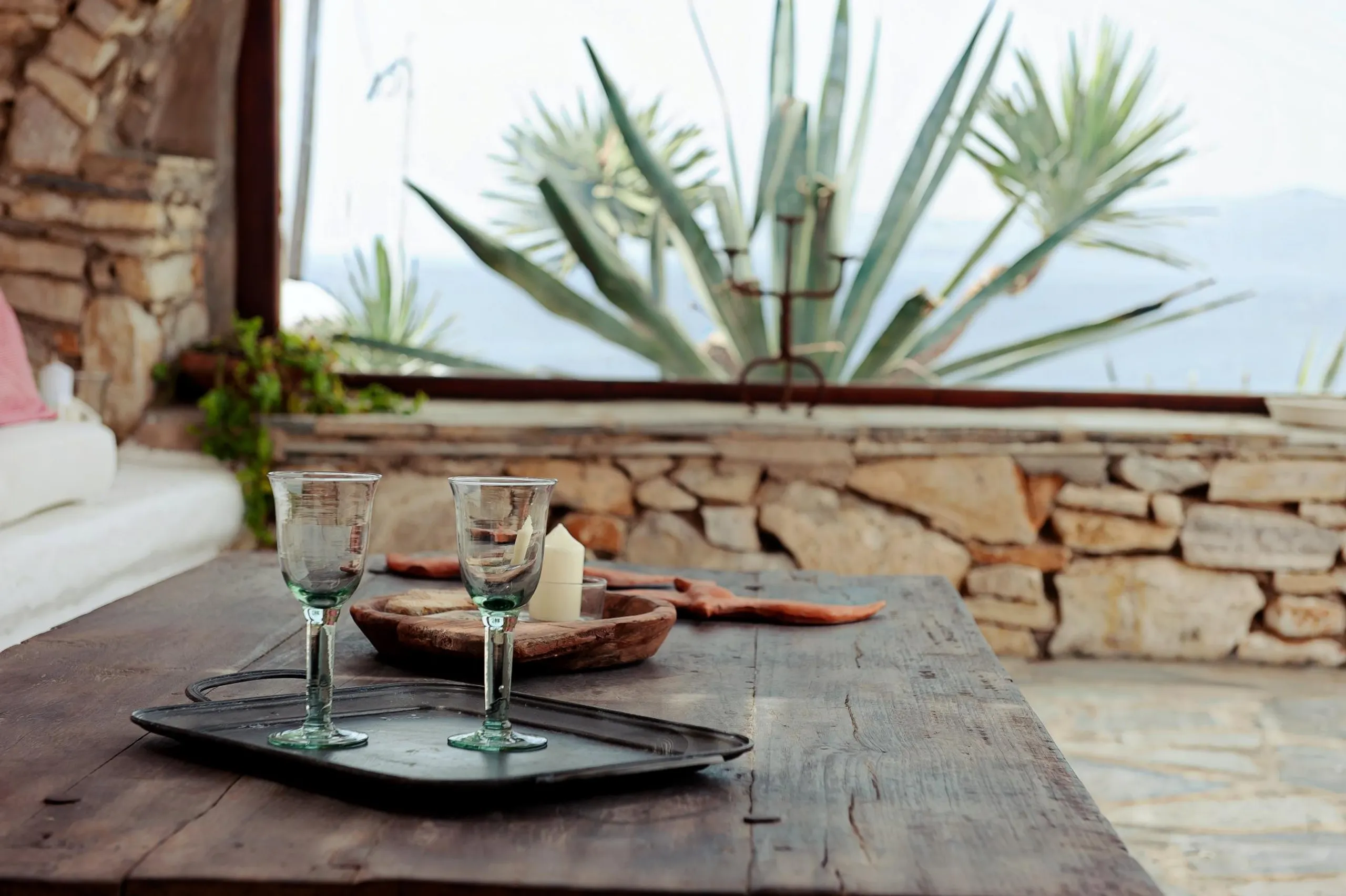 Grandiose Oceanside Villa in Mykonos with Crystalline Pool — photograph 7